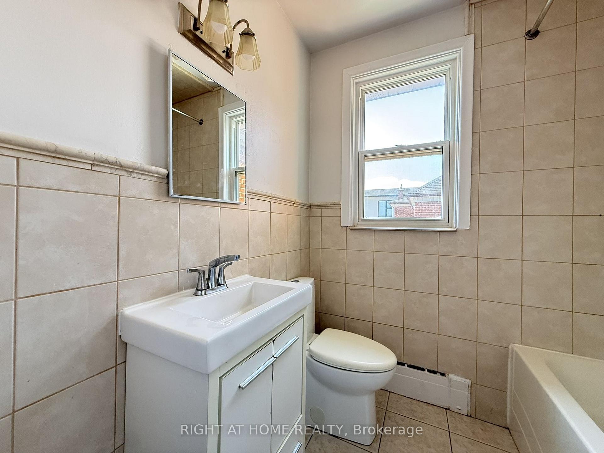 Photo 25 of Unit 3, 20 Belvidere Avenue, Toronto, Humewood-Cedarvale — HOMEH
