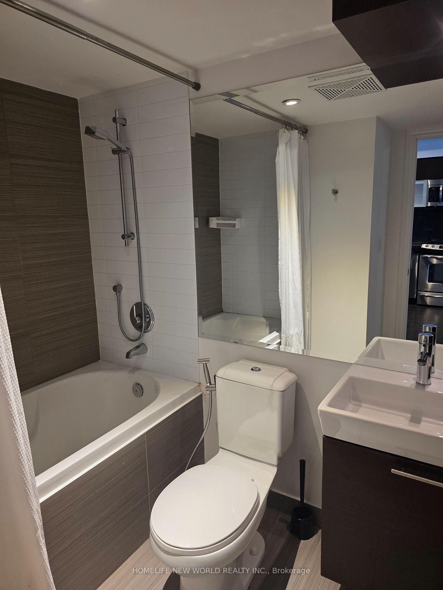 Photo 9 of Unit 3313, 386 Yonge Street, Toronto, Bay Street Corridor — HOMEH