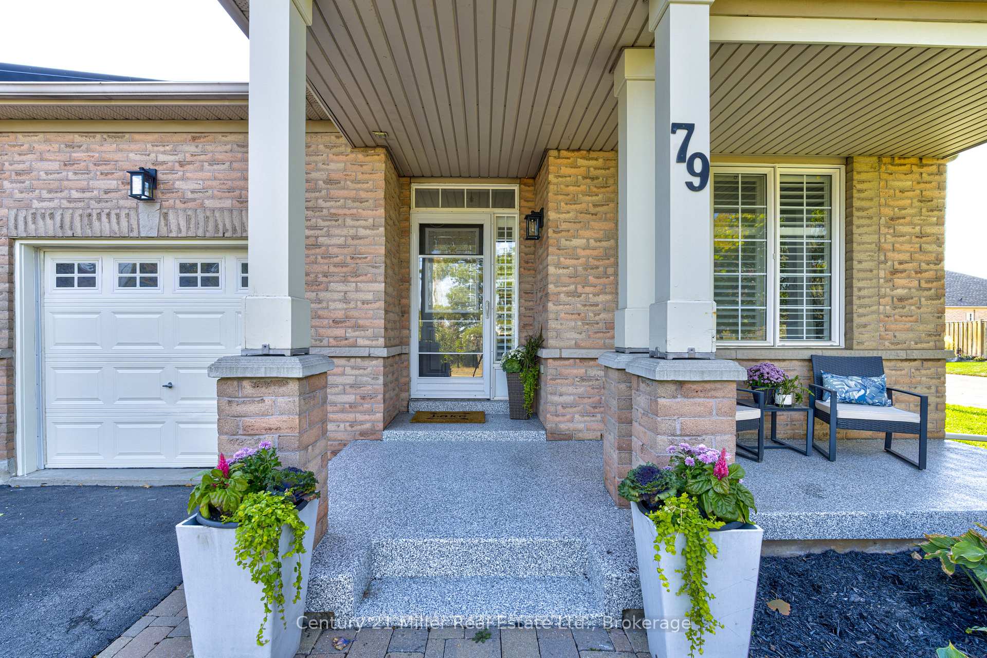 Photo 2 of Unit 79, 2243 Turnberry Road, Burlington, Rose — HOMEH