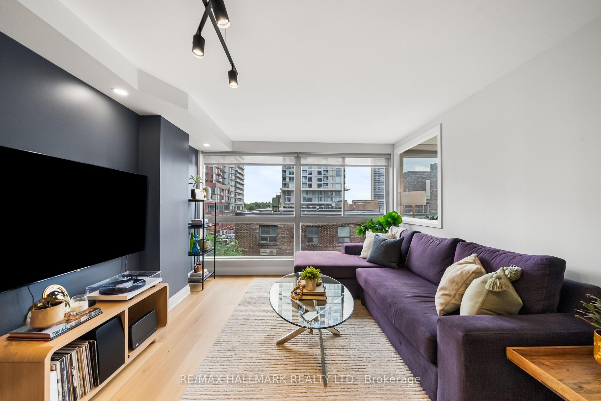 Photo 3 of Unit 506, 7 Broadway Avenue, Toronto, Mount Pleasant West — HOMEH