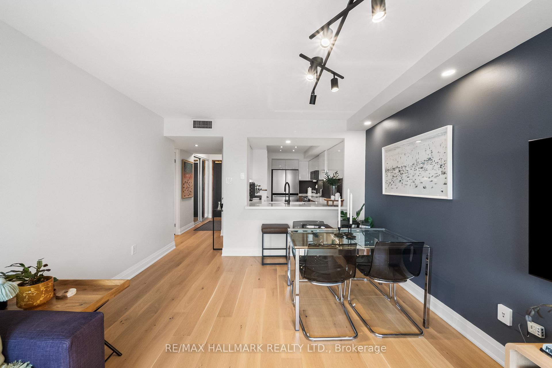 Photo 6 of Unit 506, 7 Broadway Avenue, Toronto, Mount Pleasant West — HOMEH