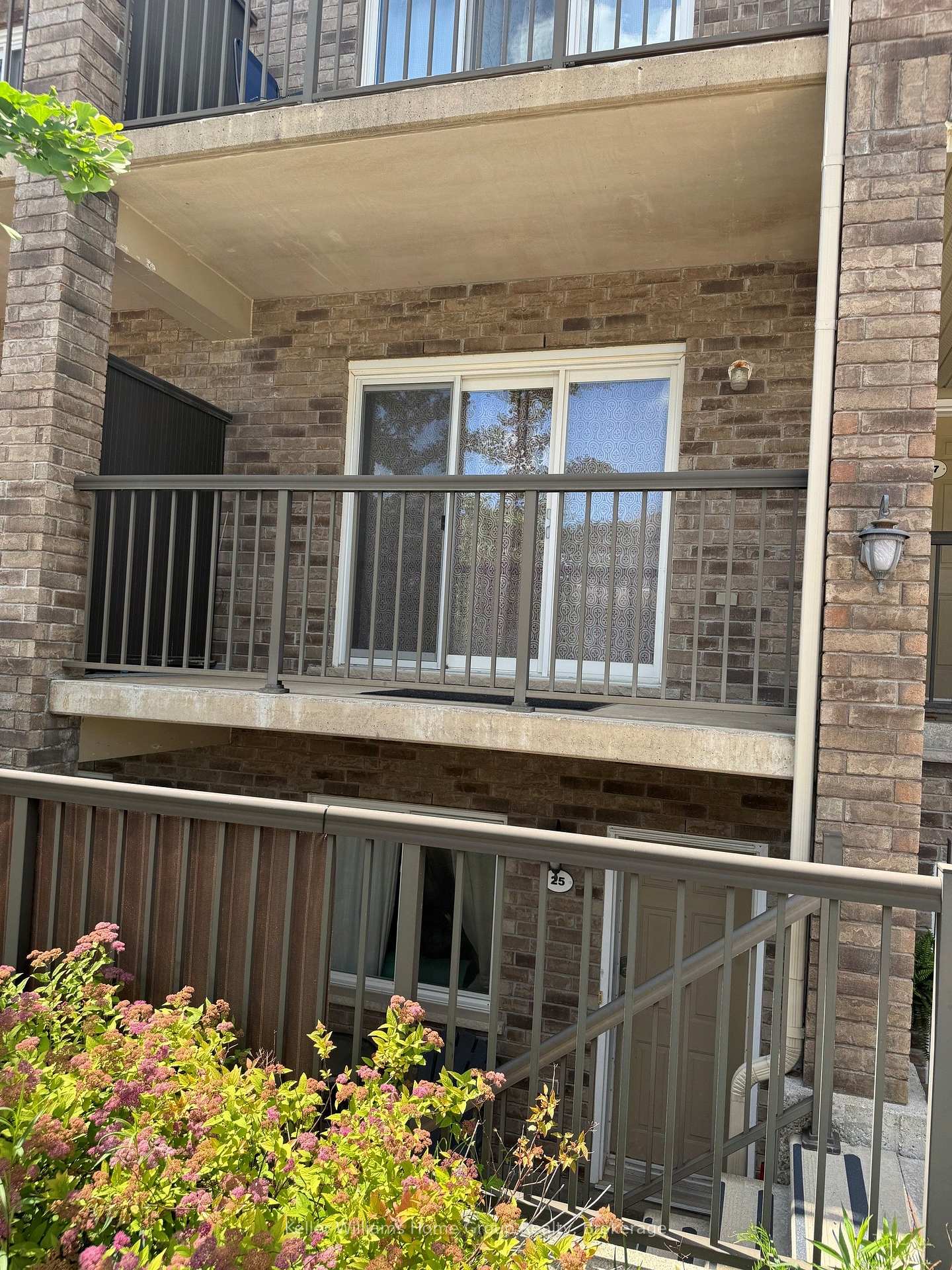 Photo 2 of Unit 26, 35 Mountford Drive, Guelph, Grange Road — HOMEH