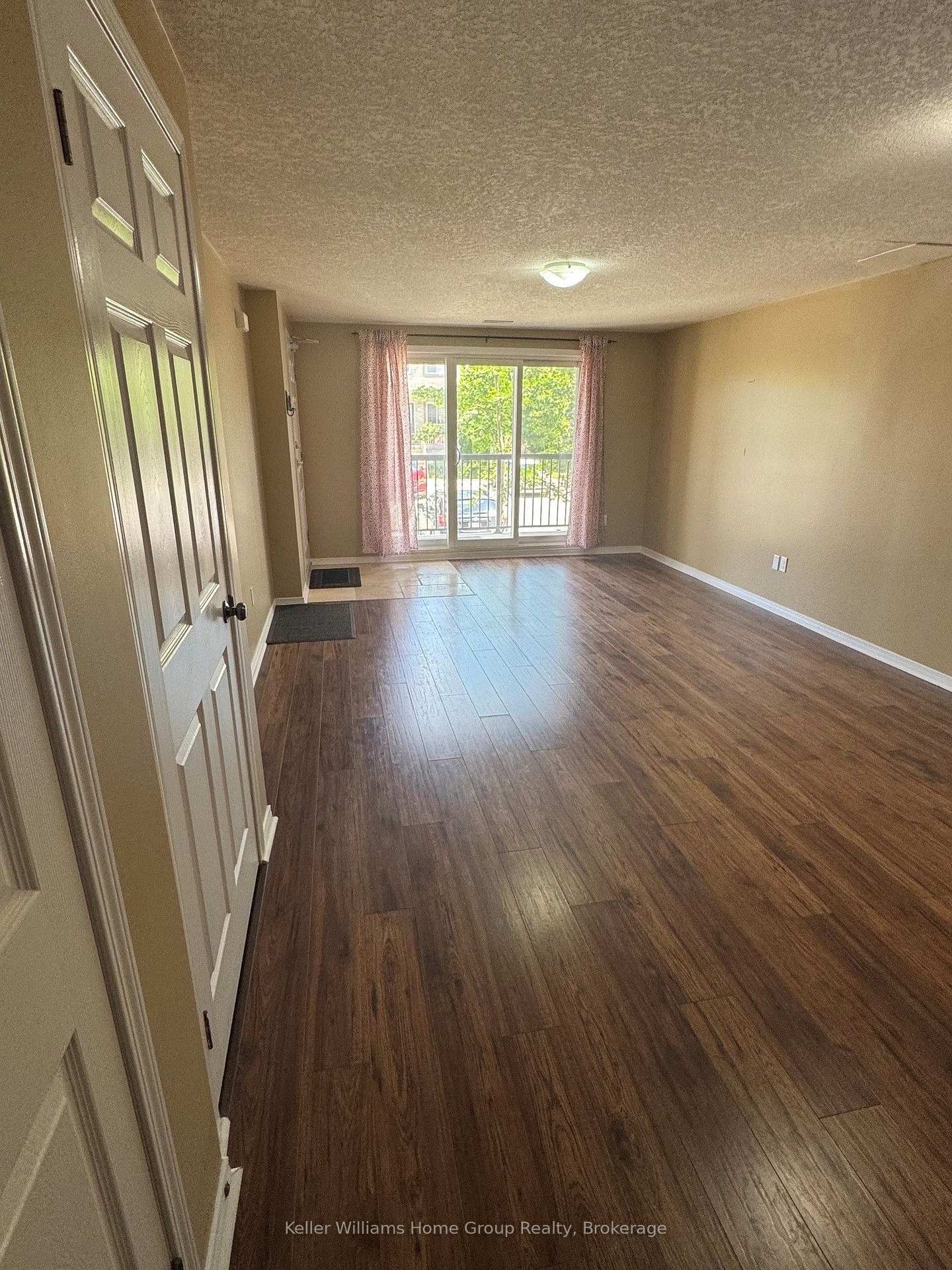 Photo 5 of Unit 26, 35 Mountford Drive, Guelph, Grange Road — HOMEH