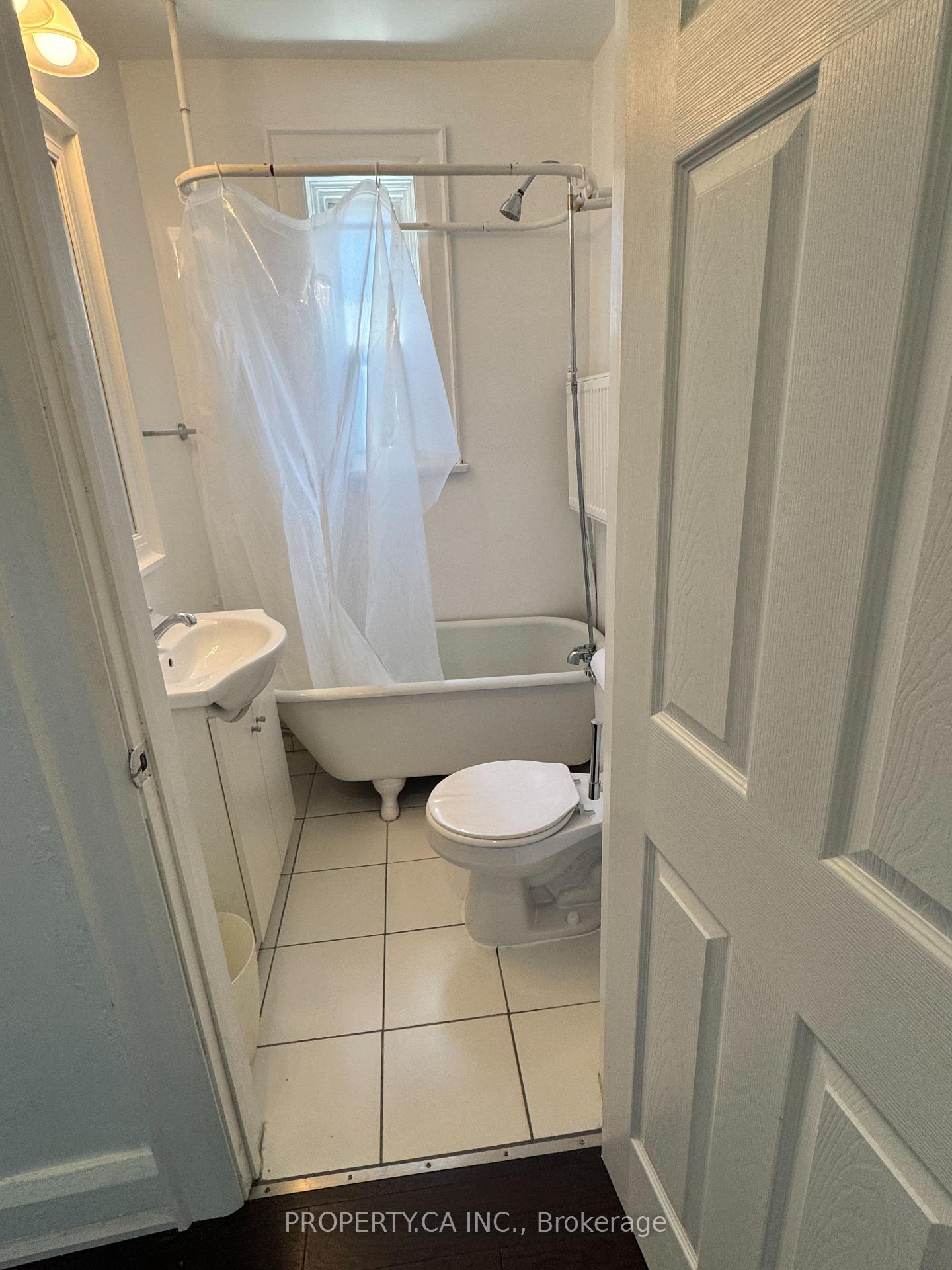 Photo 3 of Unit 20, 849 Broadview Avenue E, Toronto, Danforth — HOMEH
