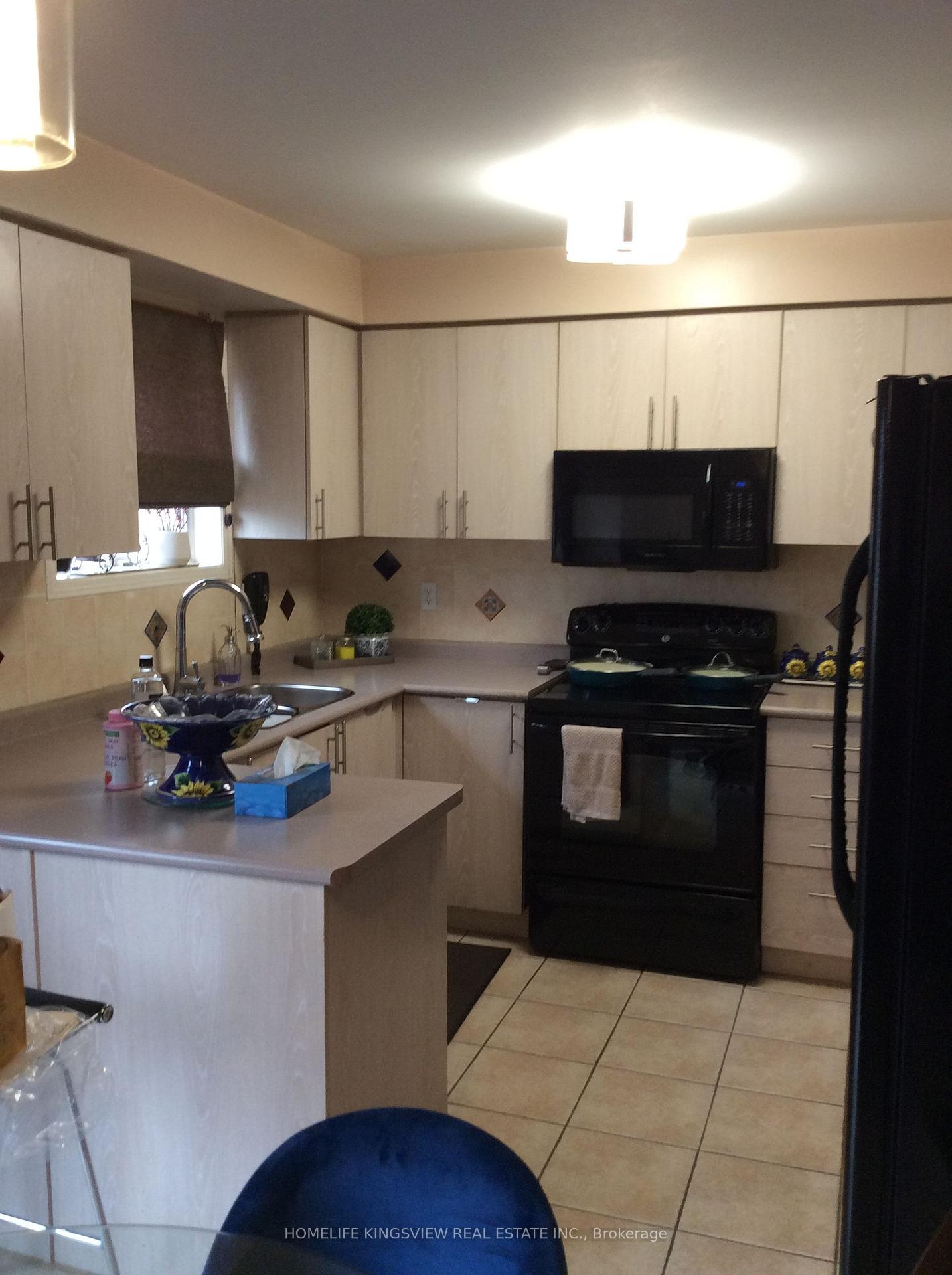 Photo 9 of 30 Condotti Drive, Vaughan, West Woodbridge — HOMEH