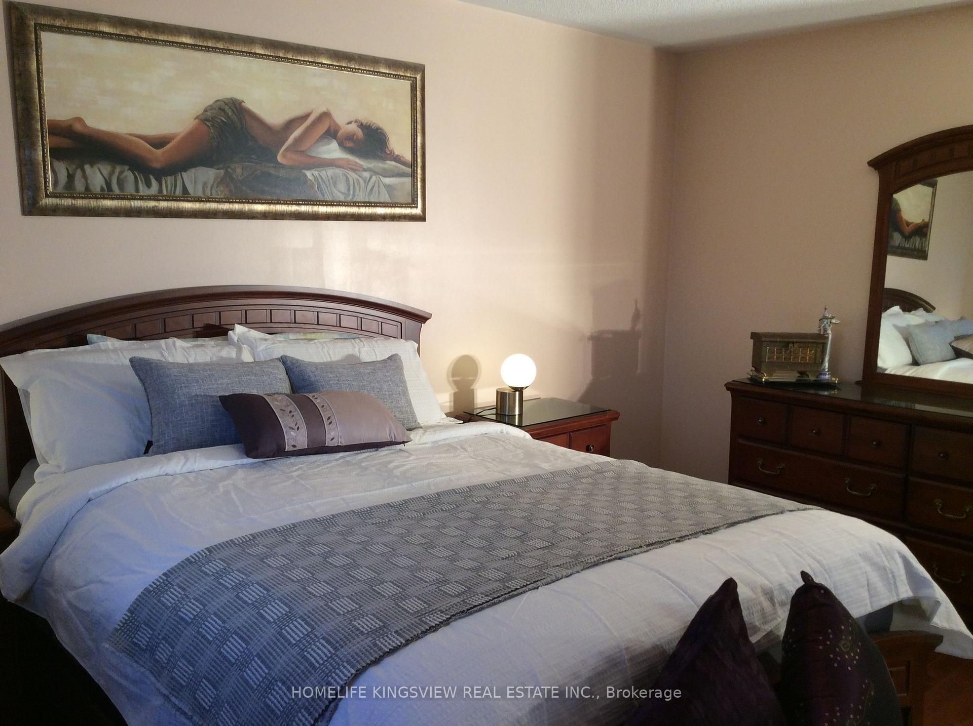 Photo 16 of 30 Condotti Drive, Vaughan, West Woodbridge — HOMEH