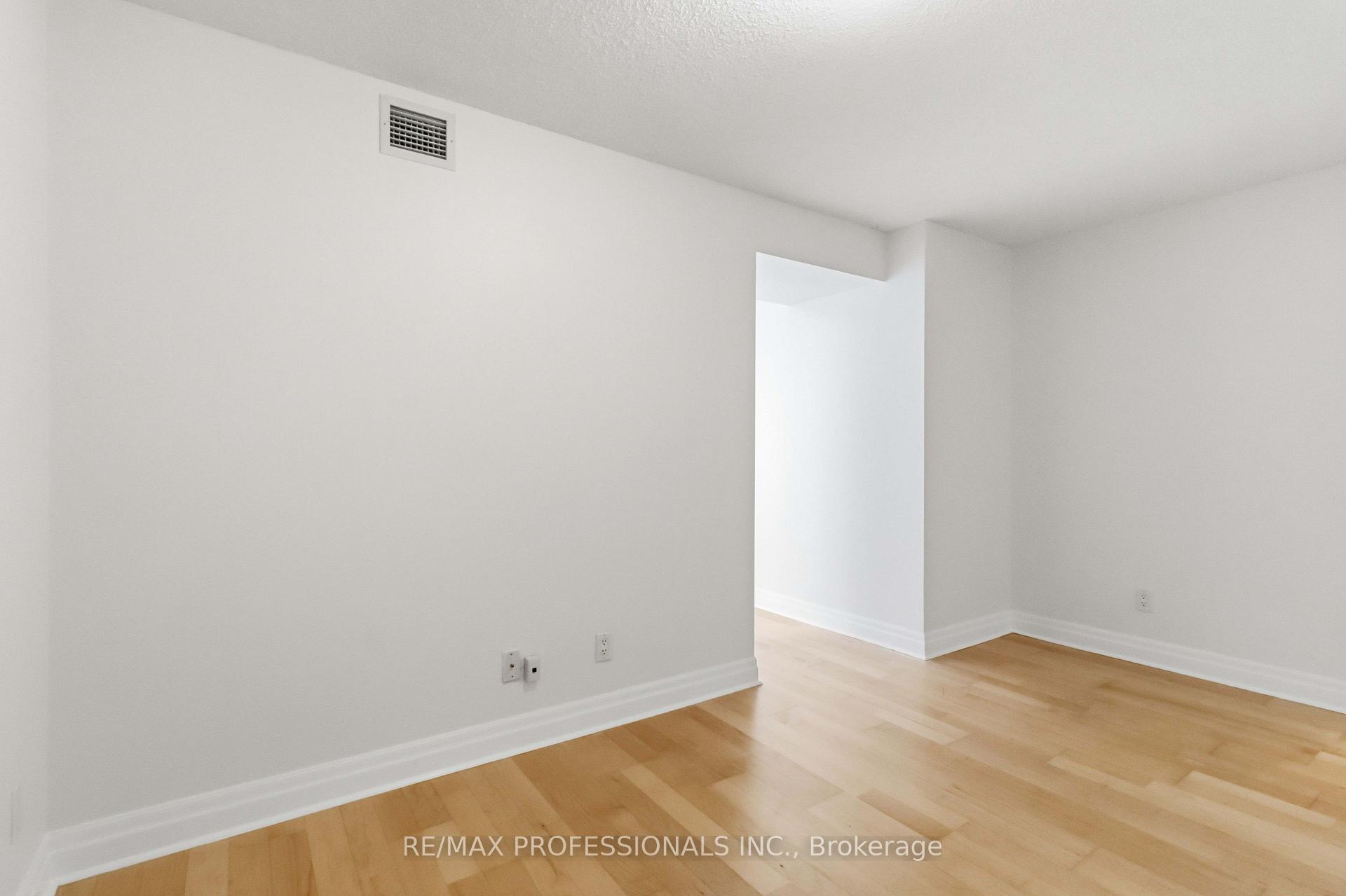 Photo 7 of Unit 607, 2121 Lake Shore Boulevard W, Etobicoke, Mimico — HOMEH