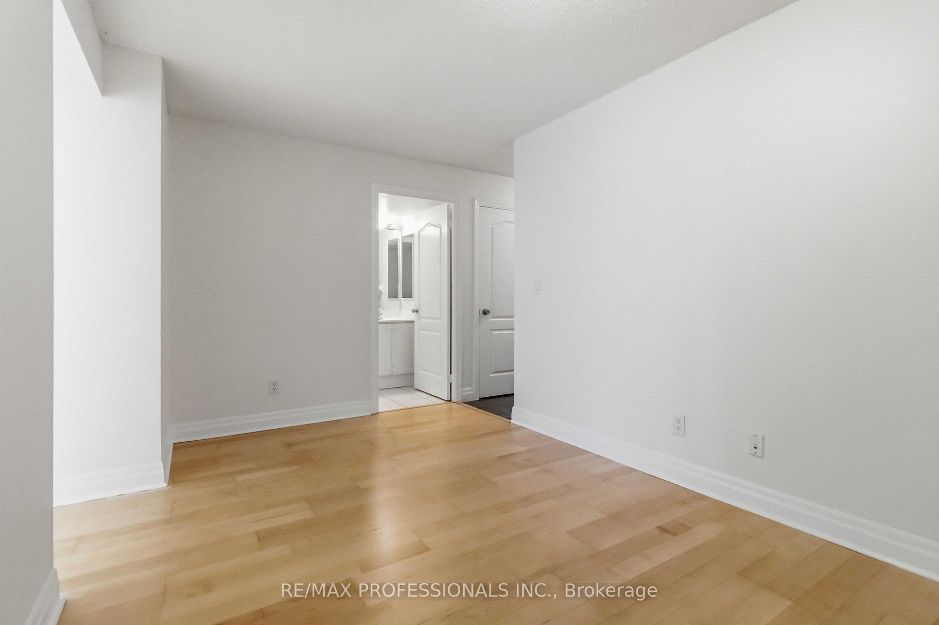 Photo 8 of Unit 607, 2121 Lake Shore Boulevard W, Etobicoke, Mimico — HOMEH