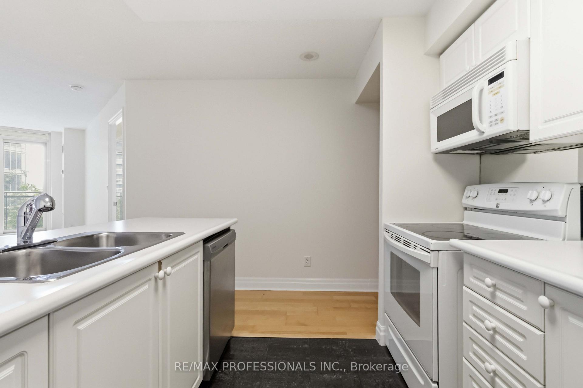 Photo 13 of Unit 607, 2121 Lake Shore Boulevard W, Etobicoke, Mimico — HOMEH