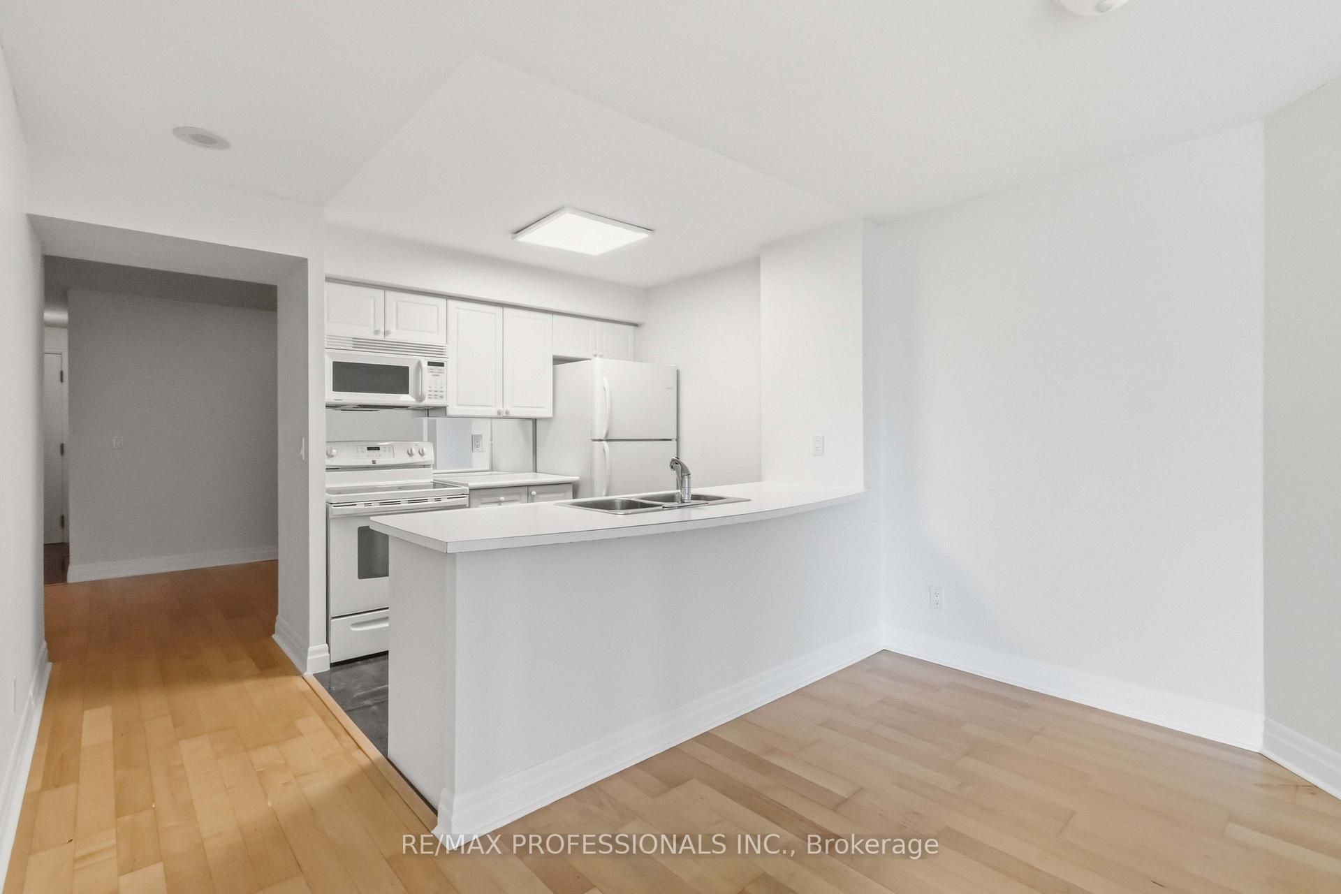 Photo 14 of Unit 607, 2121 Lake Shore Boulevard W, Etobicoke, Mimico — HOMEH