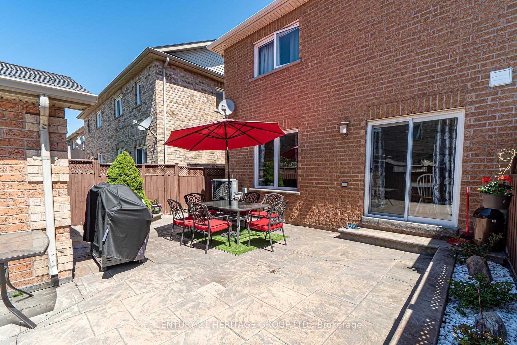 Photo 3 of 92 Sewells Lane, Brampton, Fletcher's Meadow — HOMEH