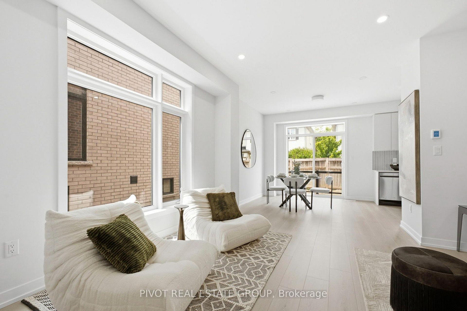 Photo 10 of 14 Observatory Way, Whitby, Brooklin — HOMEH