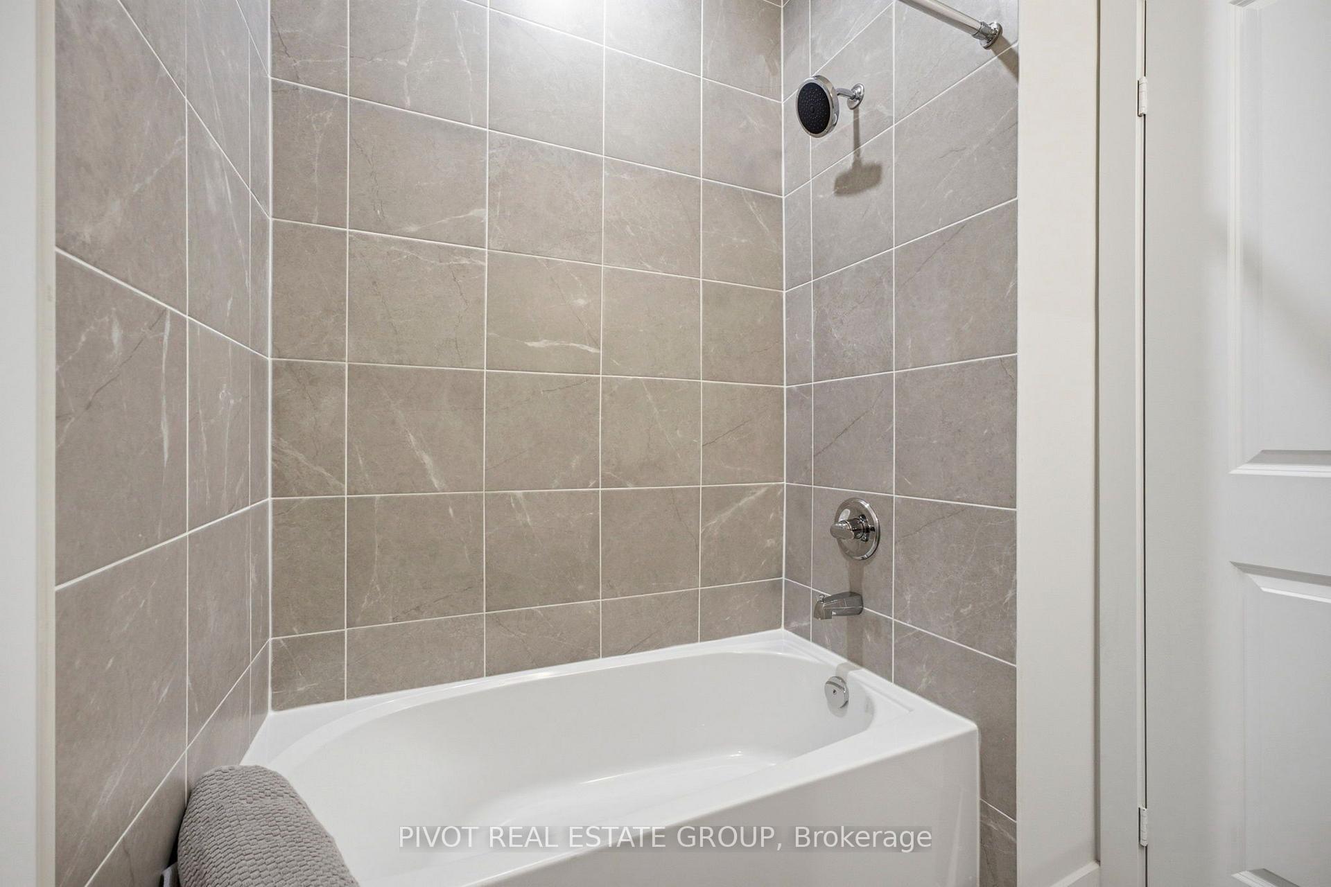 Photo 36 of 14 Observatory Way, Whitby, Brooklin — HOMEH