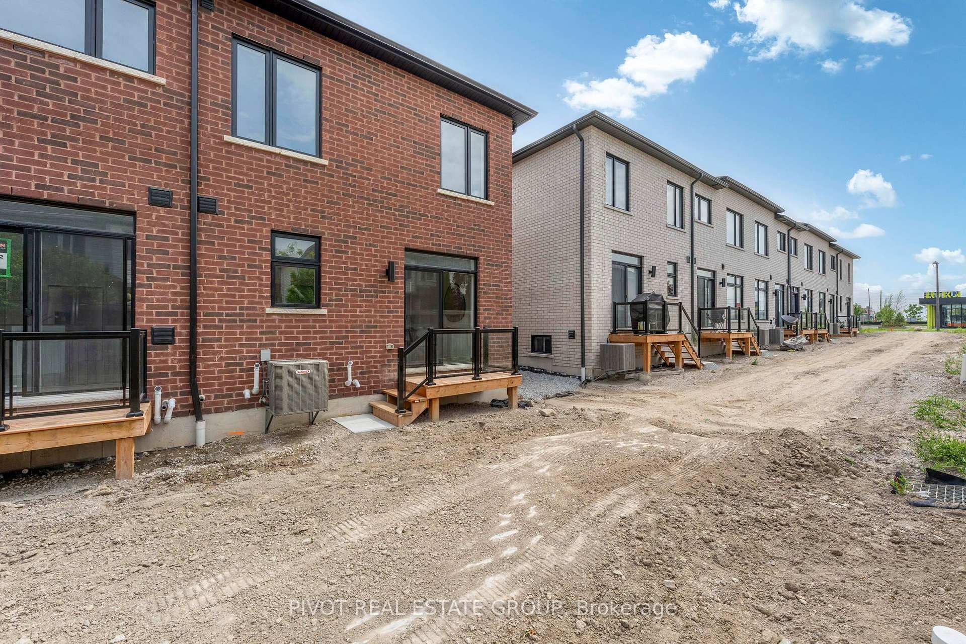 Photo 38 of 14 Observatory Way, Whitby, Brooklin — HOMEH