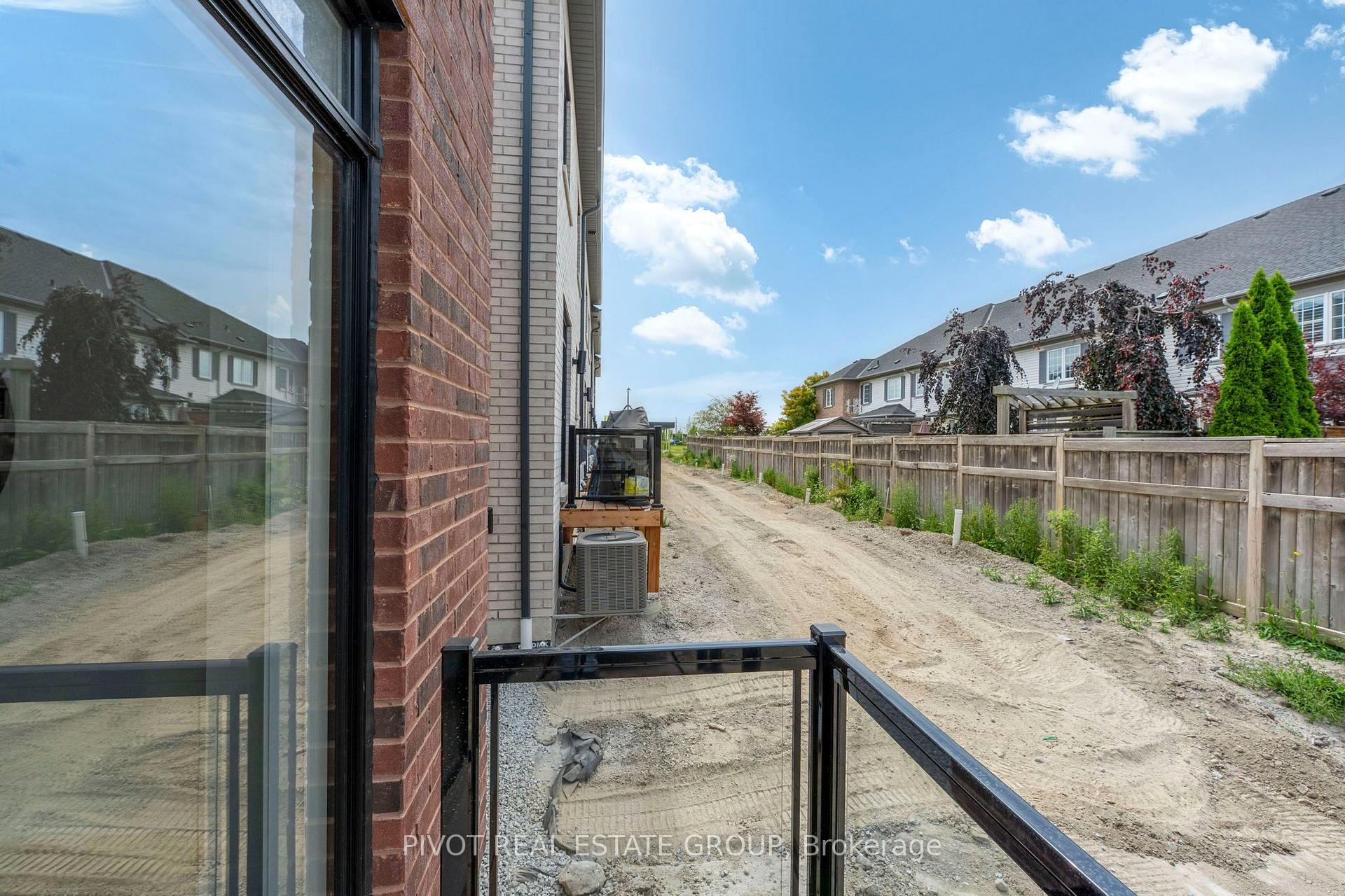 Photo 40 of 14 Observatory Way, Whitby, Brooklin — HOMEH