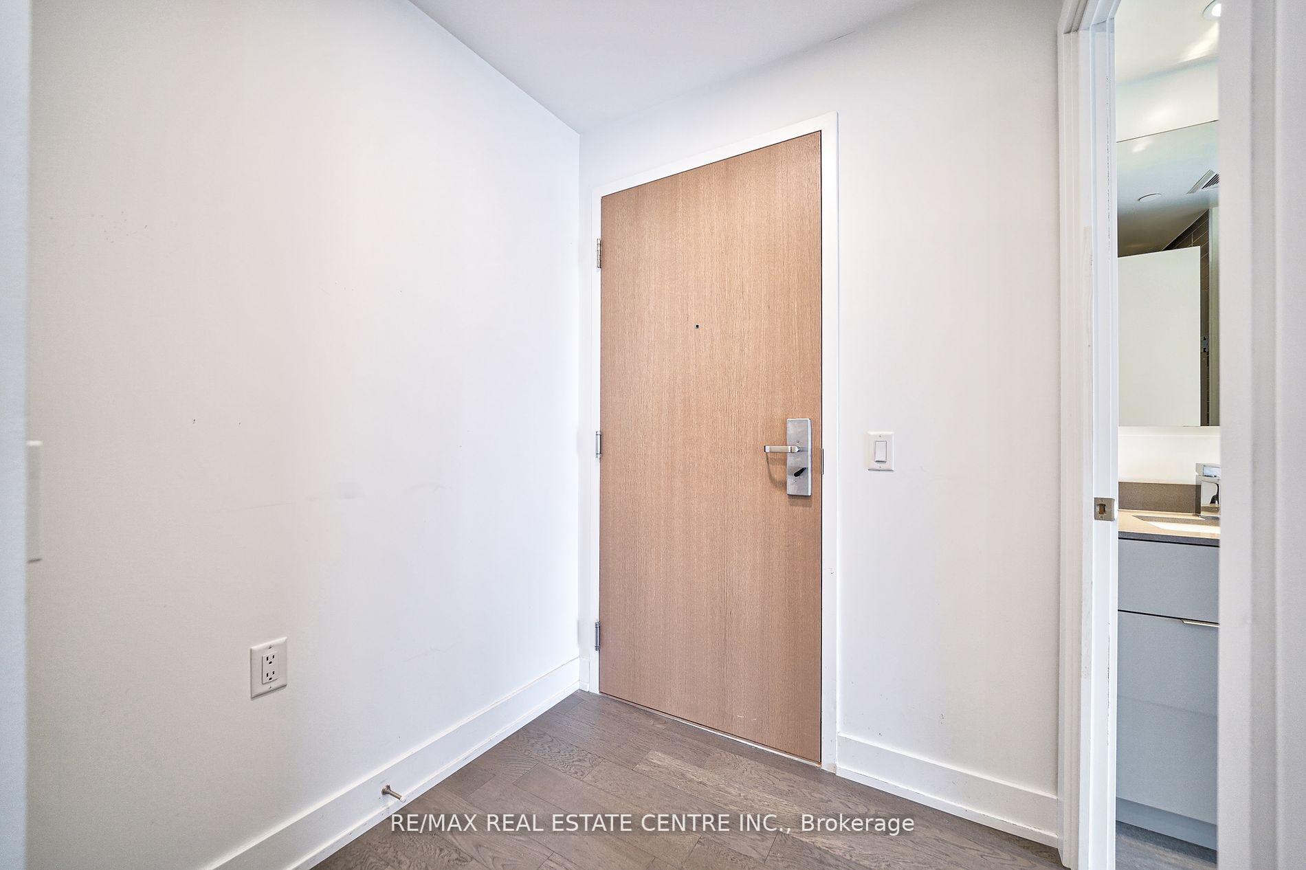Photo 7 of Unit 2605, 7 Grenville Street, Toronto, Bay Street Corridor — HOMEH