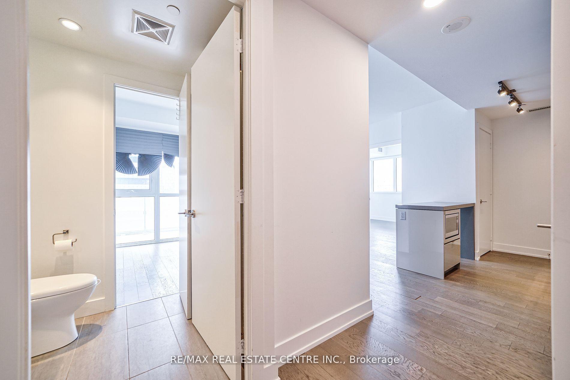 Photo 8 of Unit 2605, 7 Grenville Street, Toronto, Bay Street Corridor — HOMEH