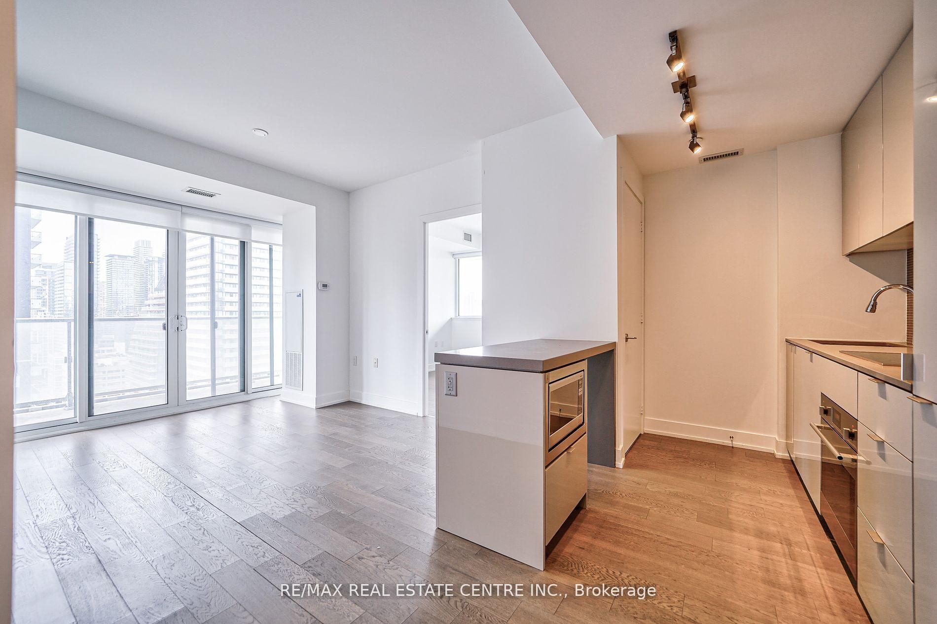 Photo 9 of Unit 2605, 7 Grenville Street, Toronto, Bay Street Corridor — HOMEH