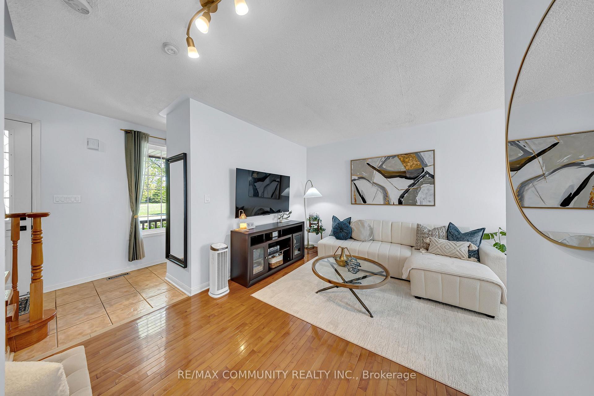 Photo 8 of 65 White's Hill Avenue, Markham, Cornell — HOMEH