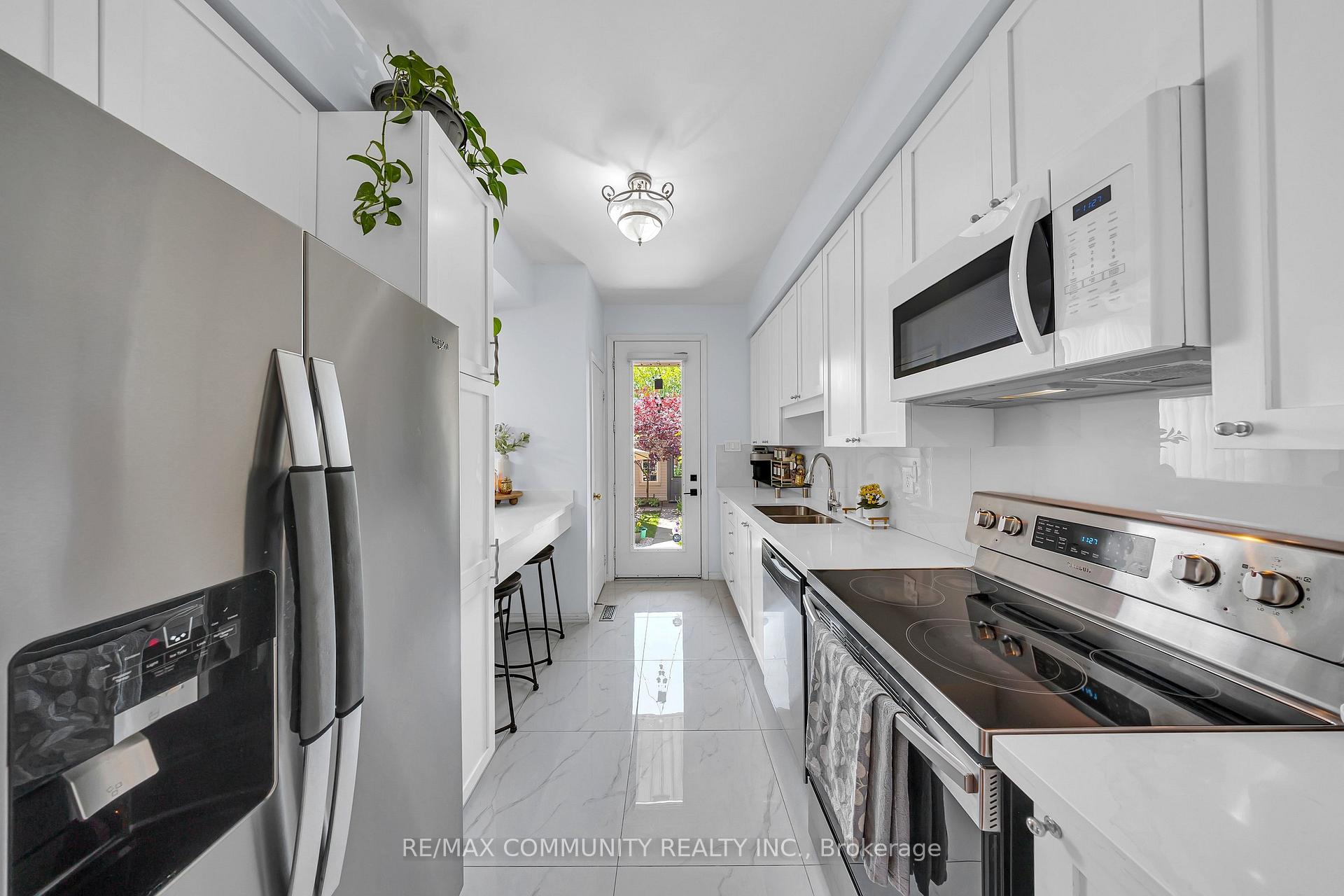 Photo 10 of 65 White's Hill Avenue, Markham, Cornell — HOMEH