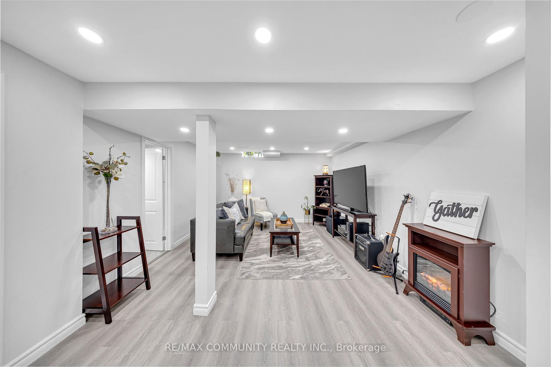 Photo 33 of 65 White's Hill Avenue, Markham, Cornell — HOMEH