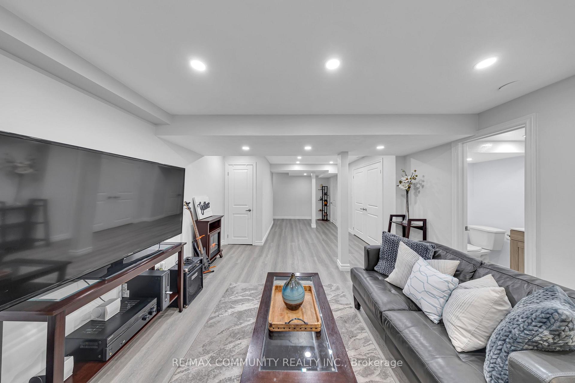 Photo 34 of 65 White's Hill Avenue, Markham, Cornell — HOMEH