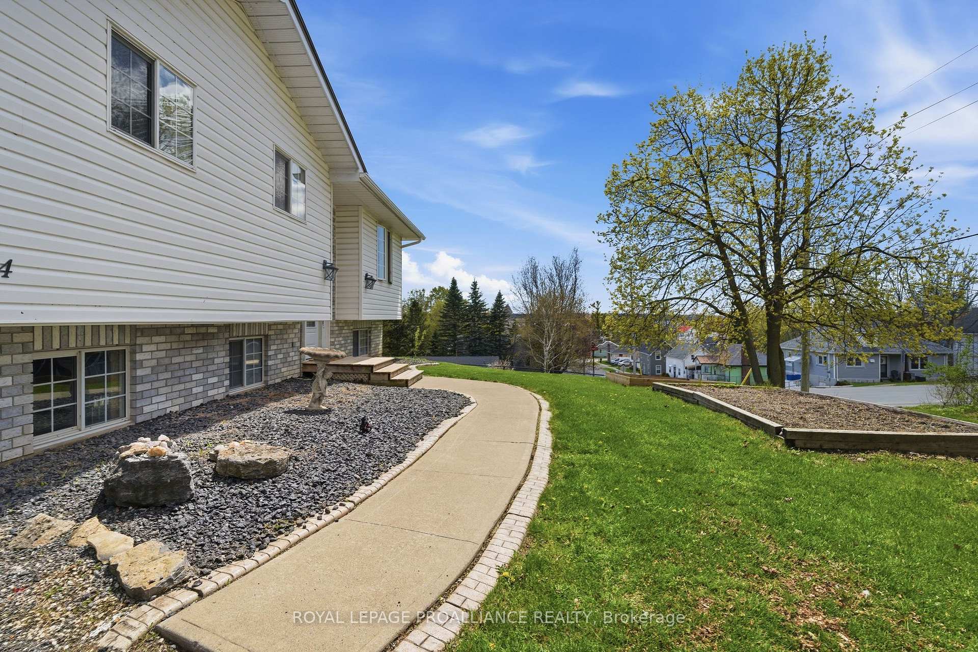 Photo 7 of 144 Centre Street, Deseronto, Deseronto (Town) — HOMEH