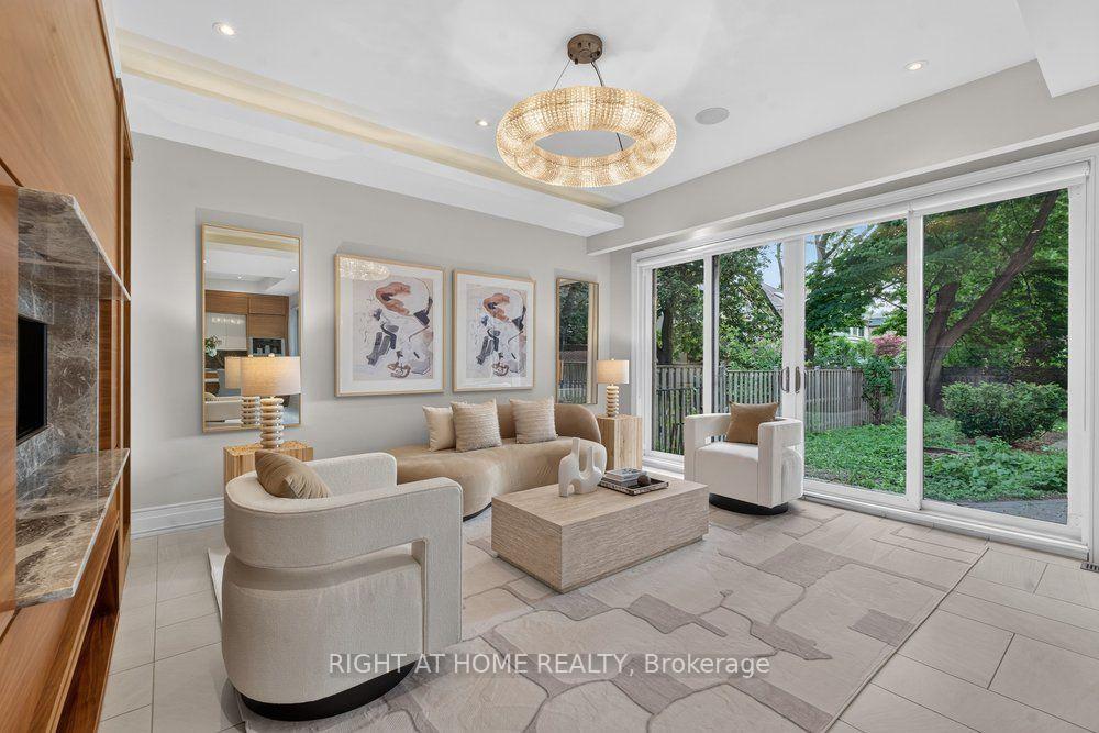 Photo 13 of 255 Willowdale Avenue, North York, Willowdale East — HOMEH