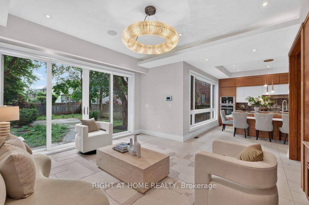 Photo 14 of 255 Willowdale Avenue, North York, Willowdale East — HOMEH