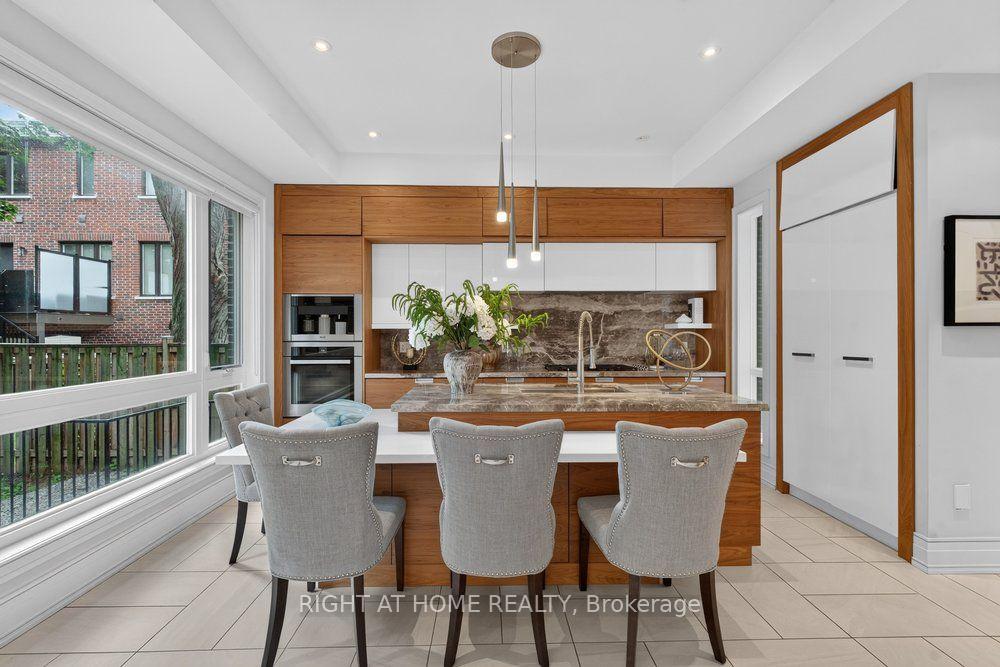 Photo 15 of 255 Willowdale Avenue, North York, Willowdale East — HOMEH