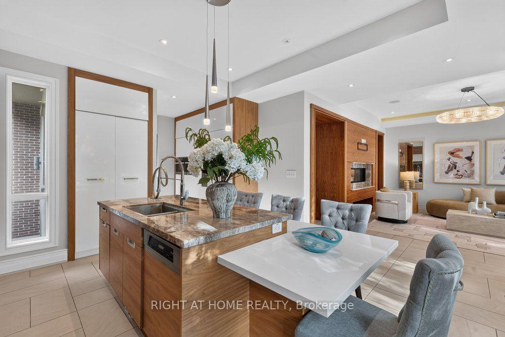 Photo 19 of 255 Willowdale Avenue, North York, Willowdale East — HOMEH