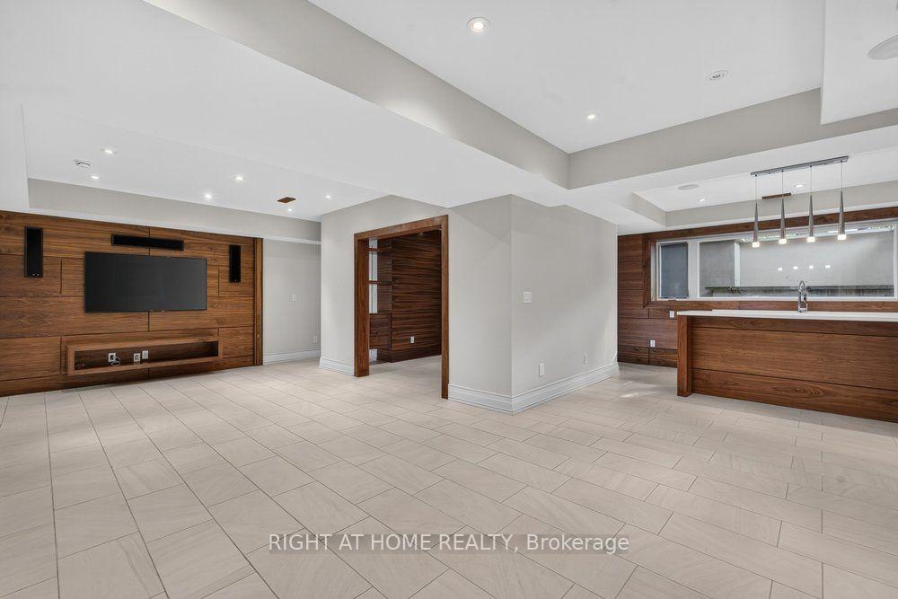 Photo 44 of 255 Willowdale Avenue, North York, Willowdale East — HOMEH