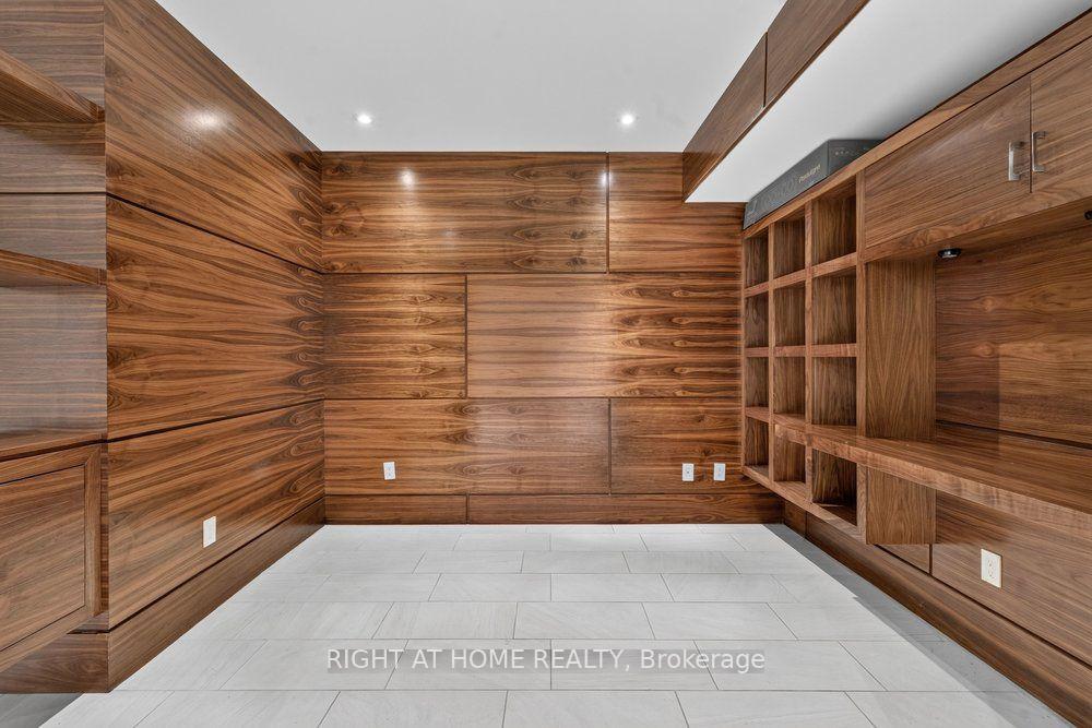 Photo 45 of 255 Willowdale Avenue, North York, Willowdale East — HOMEH