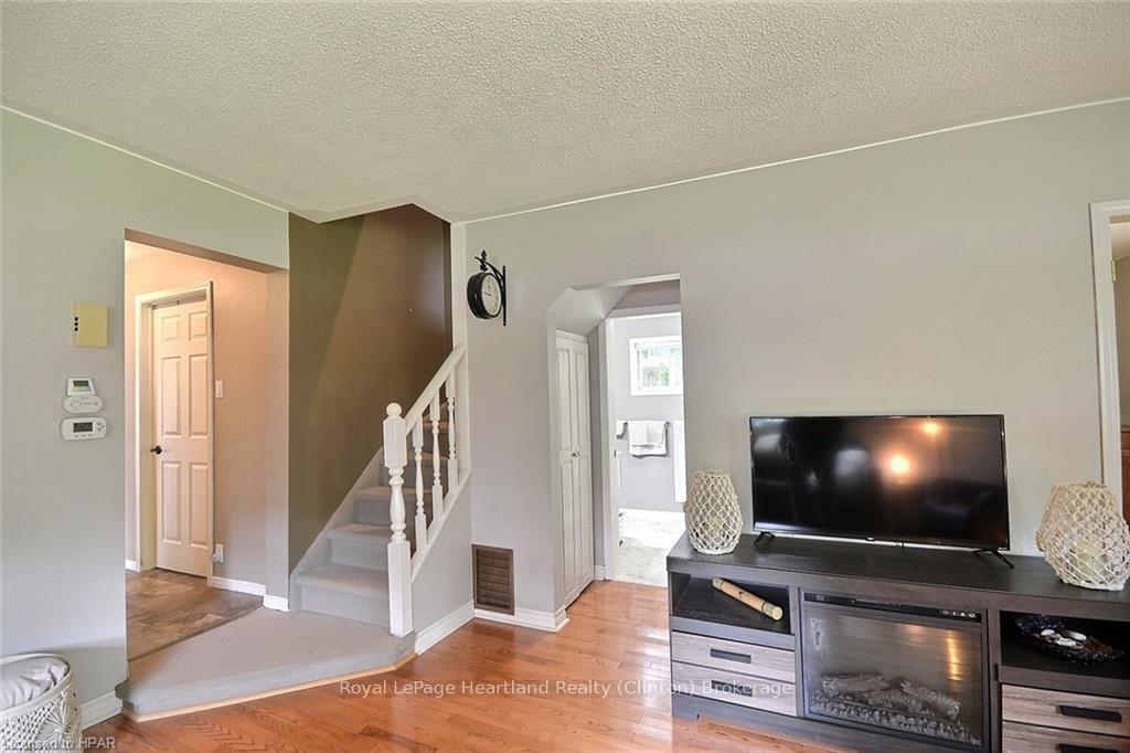 Photo 7 of 118 Isaac Street, Central Huron, Clinton — HOMEH