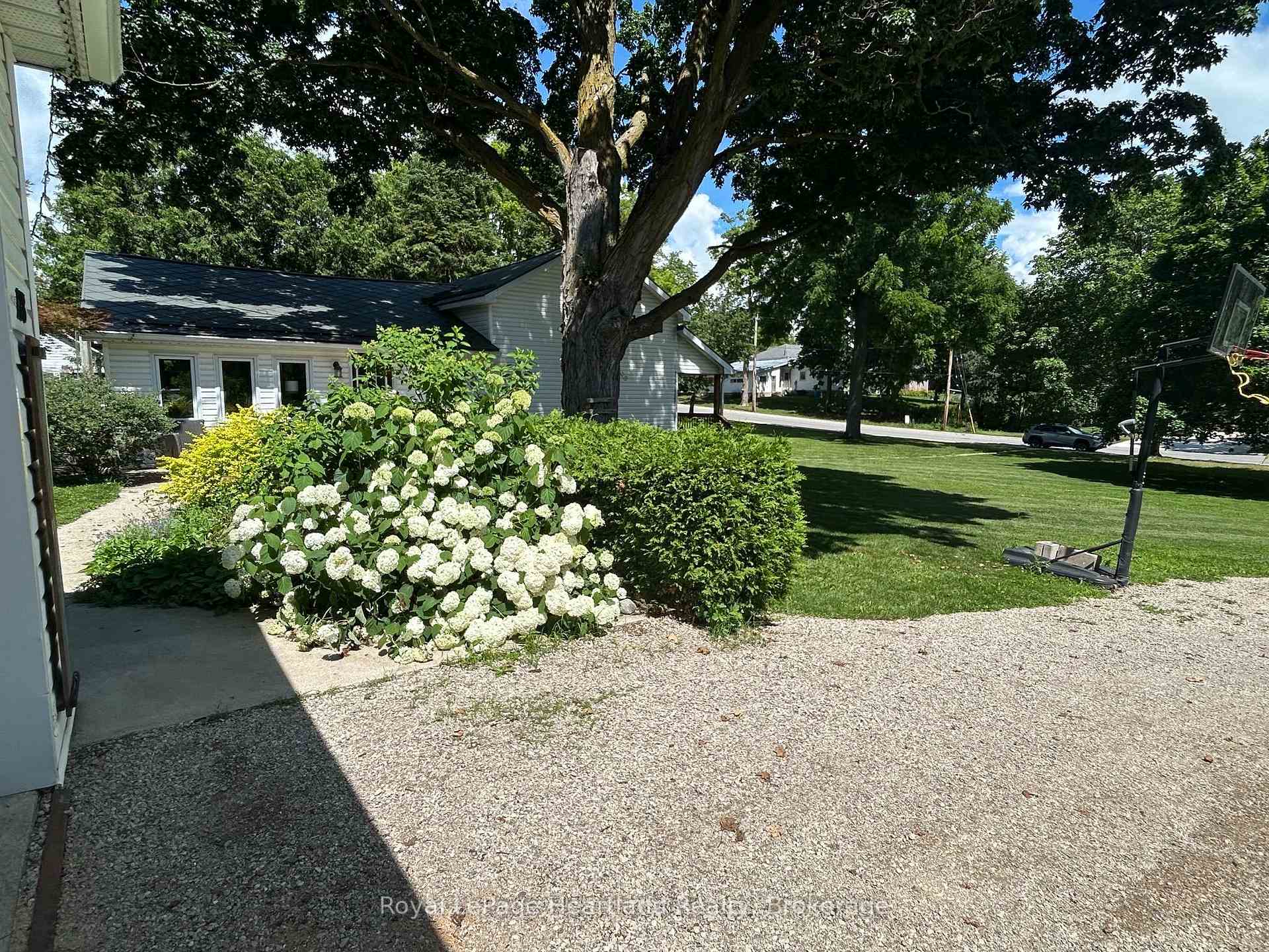 Photo 36 of 118 Isaac Street, Central Huron, Clinton — HOMEH