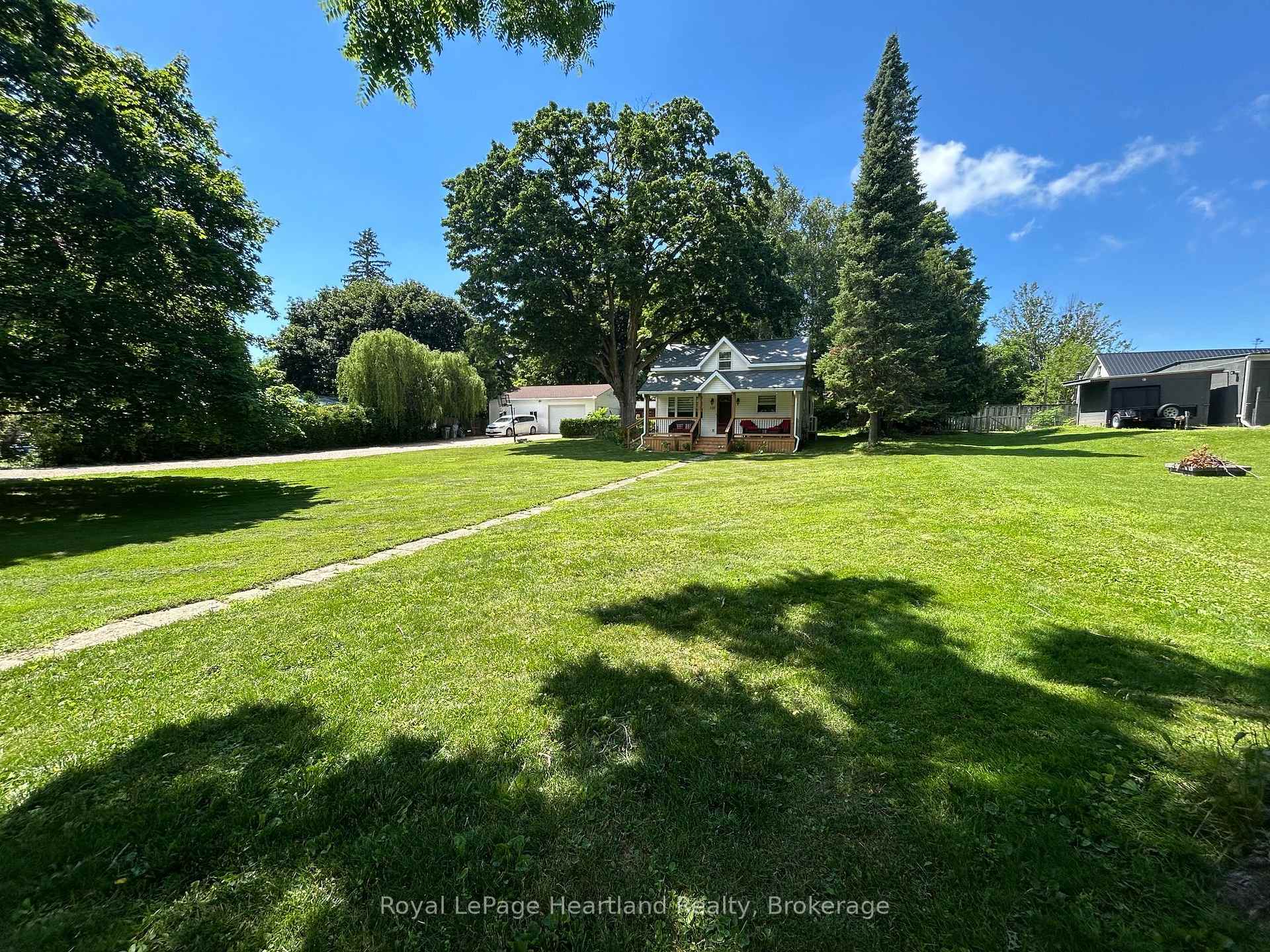 Photo 42 of 118 Isaac Street, Central Huron, Clinton — HOMEH
