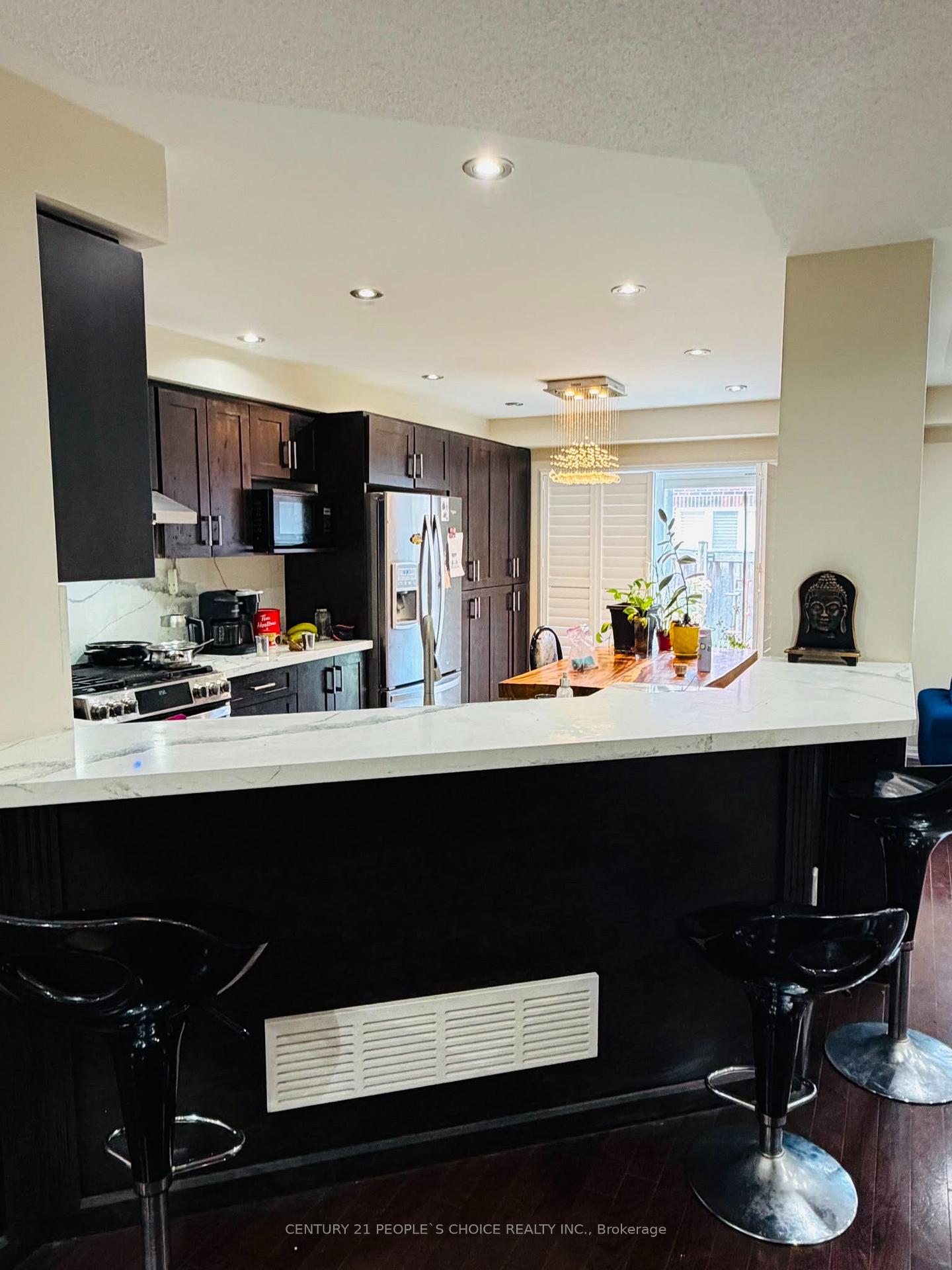 Photo 5 of 28 Bevington Road W, Brampton, Northwest Brampton — HOMEH