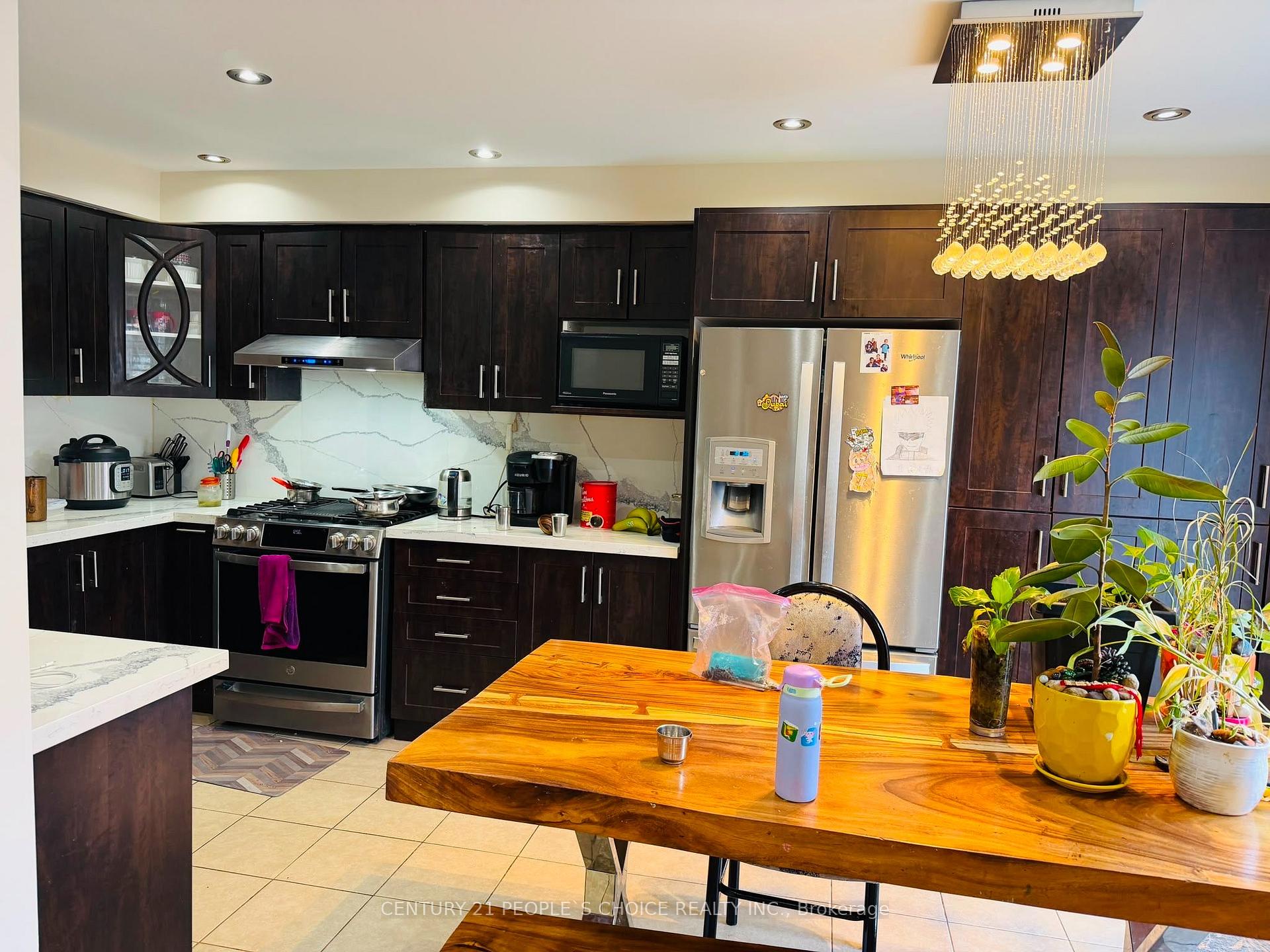 Photo 6 of 28 Bevington Road W, Brampton, Northwest Brampton — HOMEH