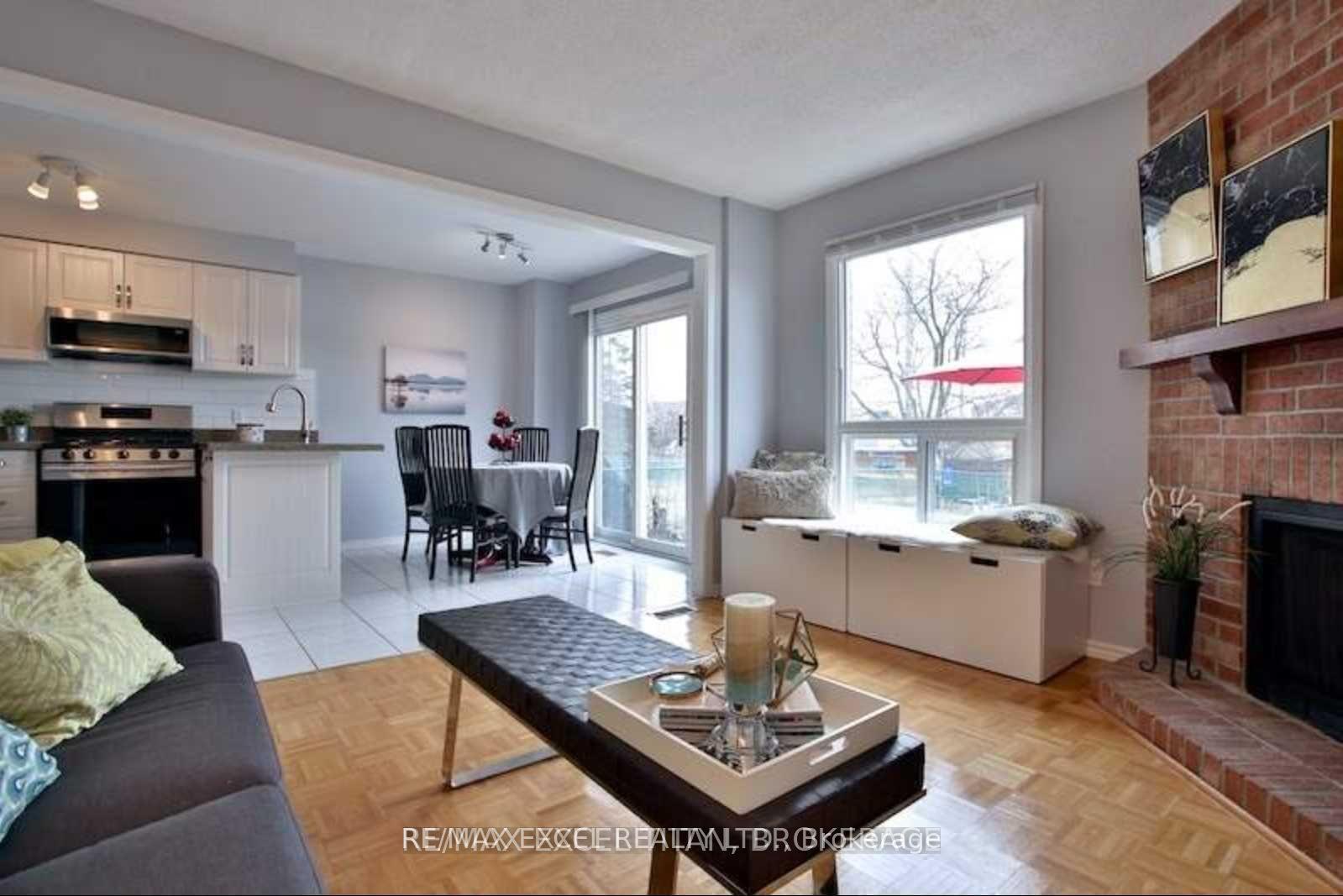 Photo 5 of 51 Hornchurch Crescent, Markham, Milliken Mills East — HOMEH
