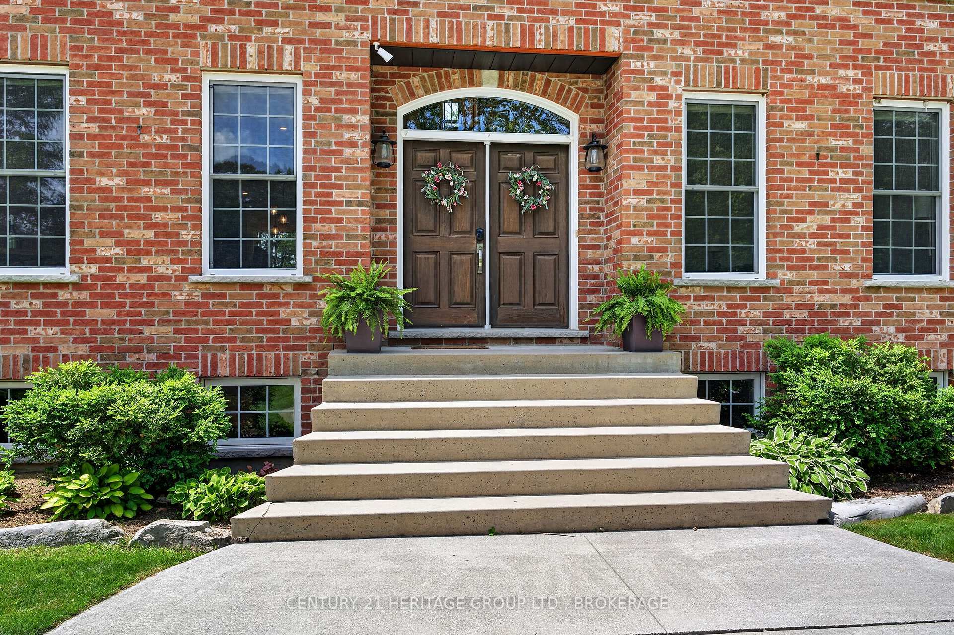 Photo 4 of 13 Fawn Brook Drive, Frontenac, Frontenac South — HOMEH