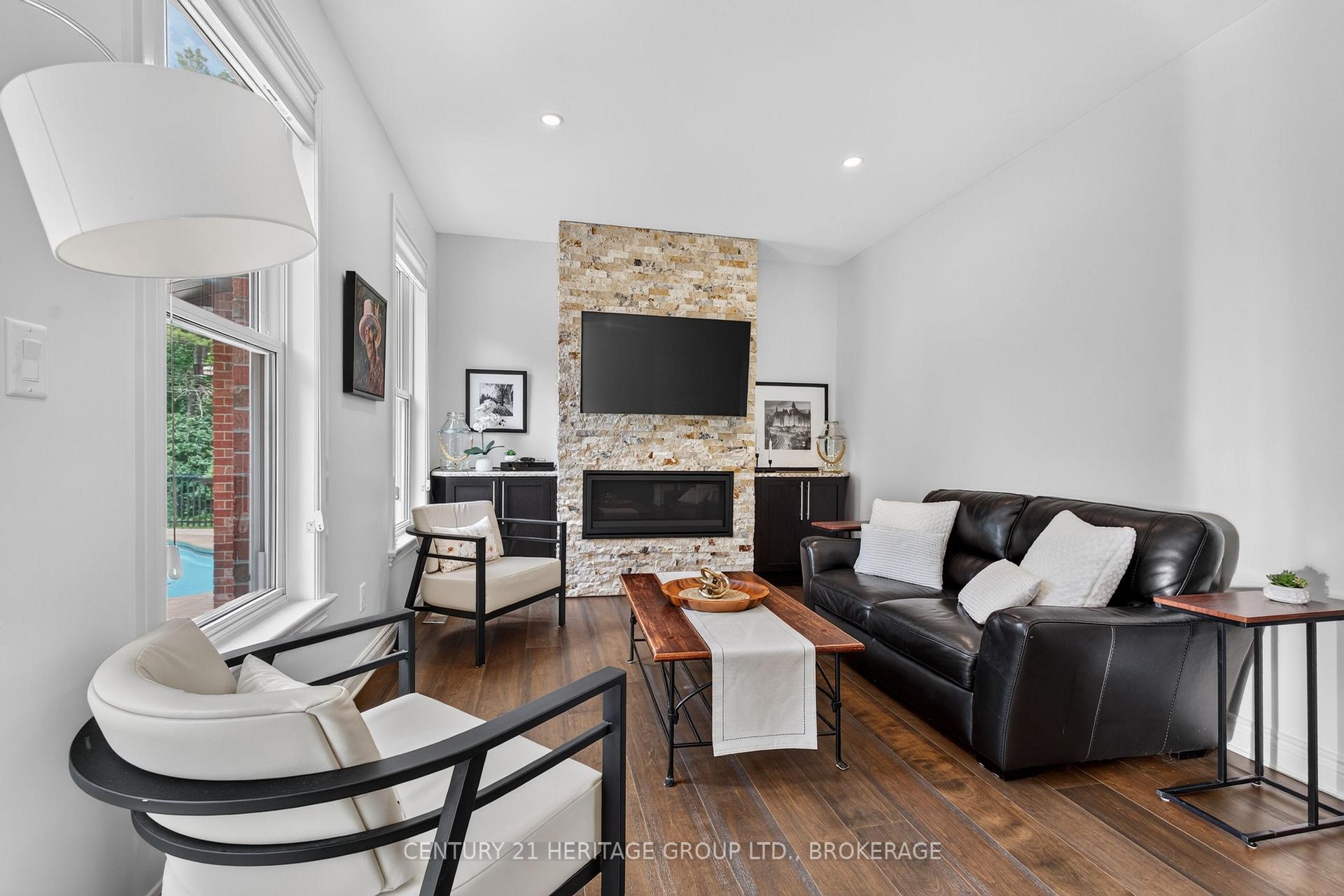 Photo 10 of 13 Fawn Brook Drive, Frontenac, Frontenac South — HOMEH