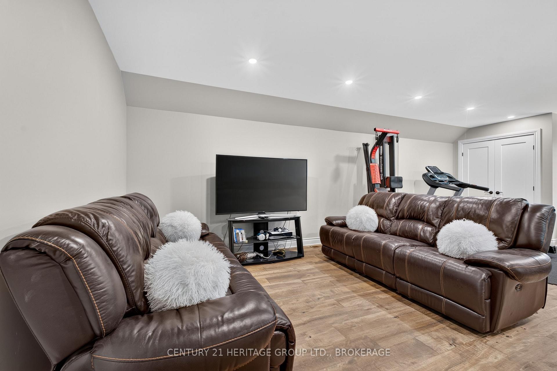 Photo 29 of 13 Fawn Brook Drive, Frontenac, Frontenac South — HOMEH