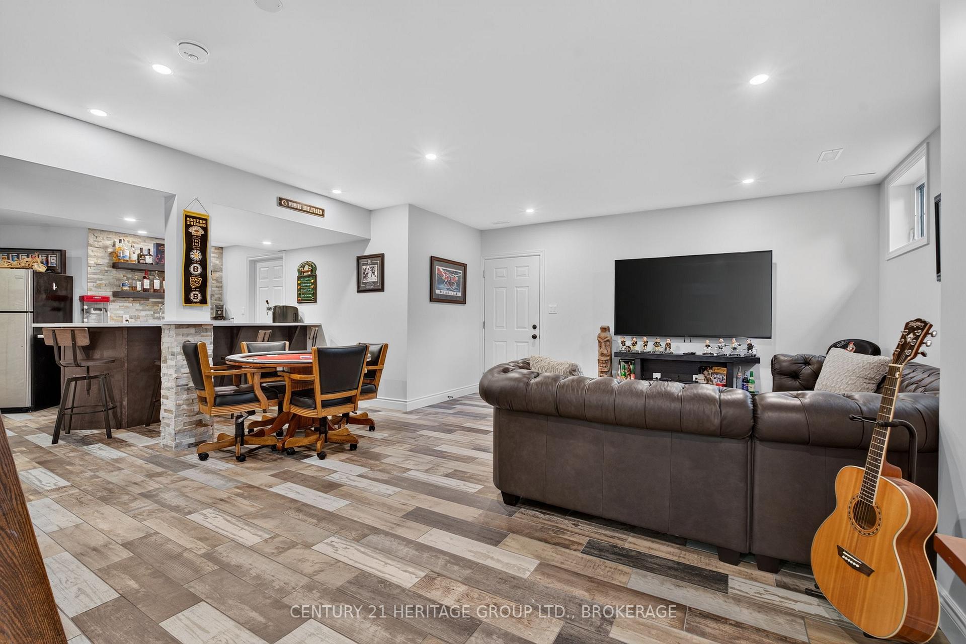 Photo 32 of 13 Fawn Brook Drive, Frontenac, Frontenac South — HOMEH