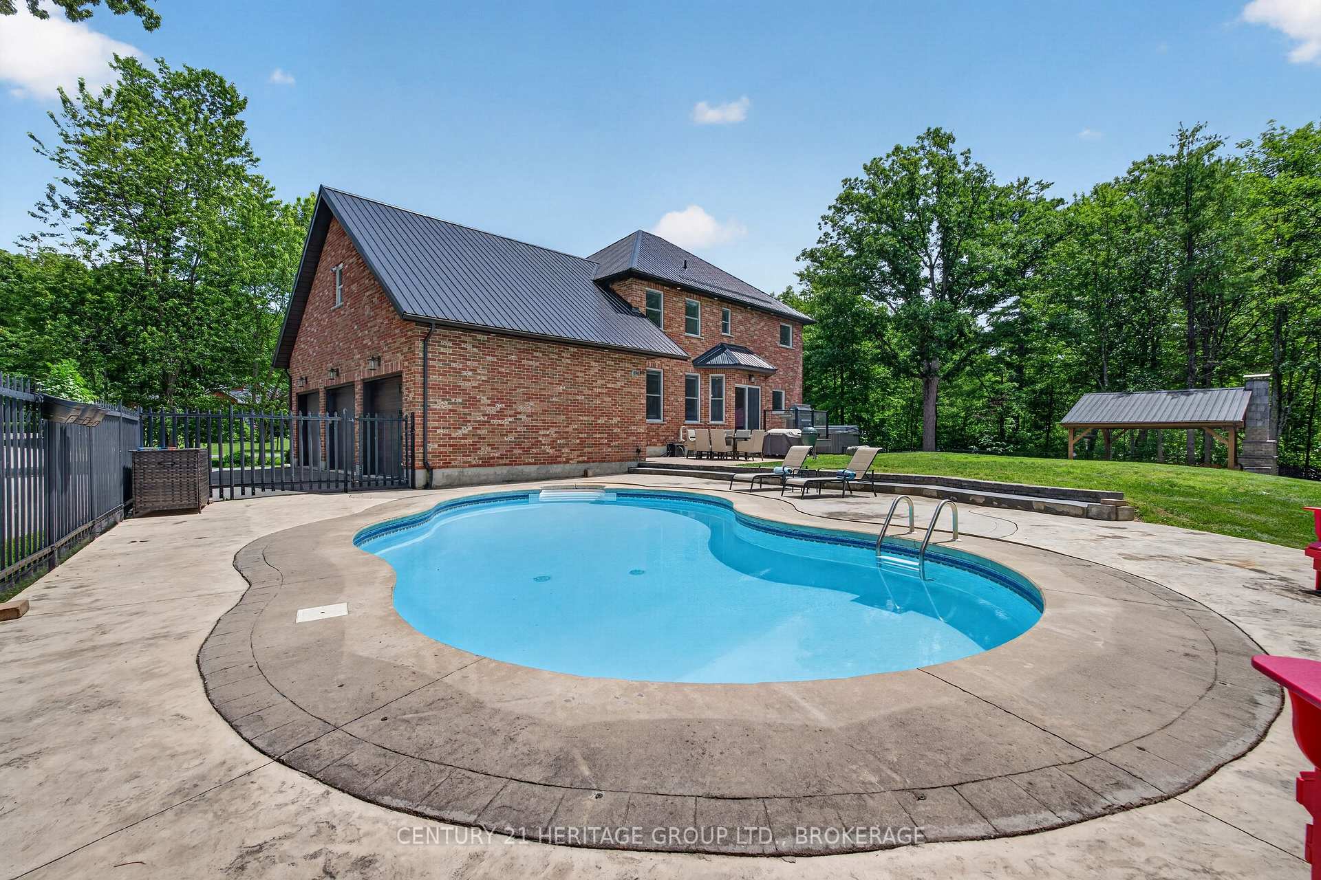 Photo 40 of 13 Fawn Brook Drive, Frontenac, Frontenac South — HOMEH