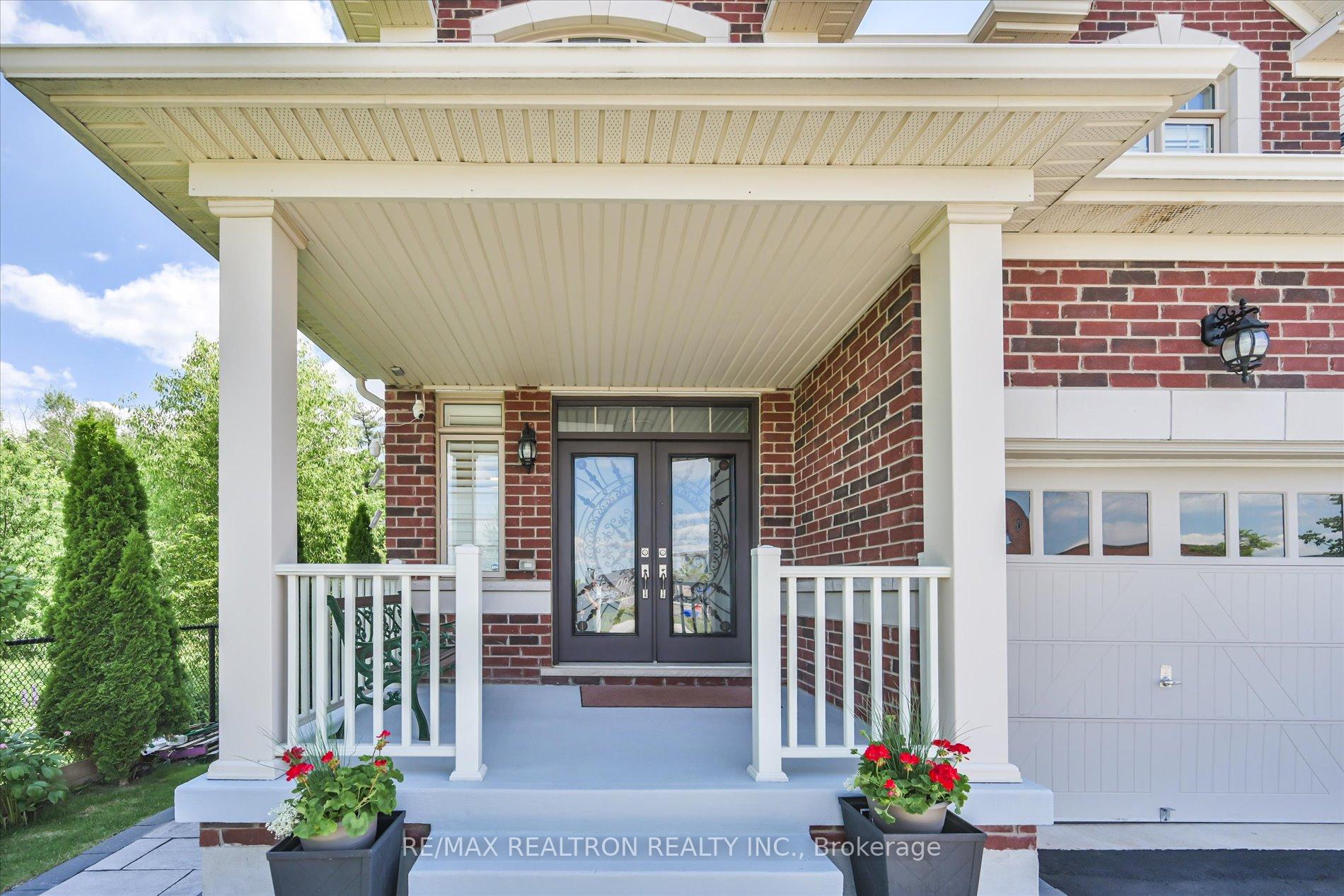 Photo 5 of 175 William Graham Drive, Aurora, Rural Aurora — HOMEH