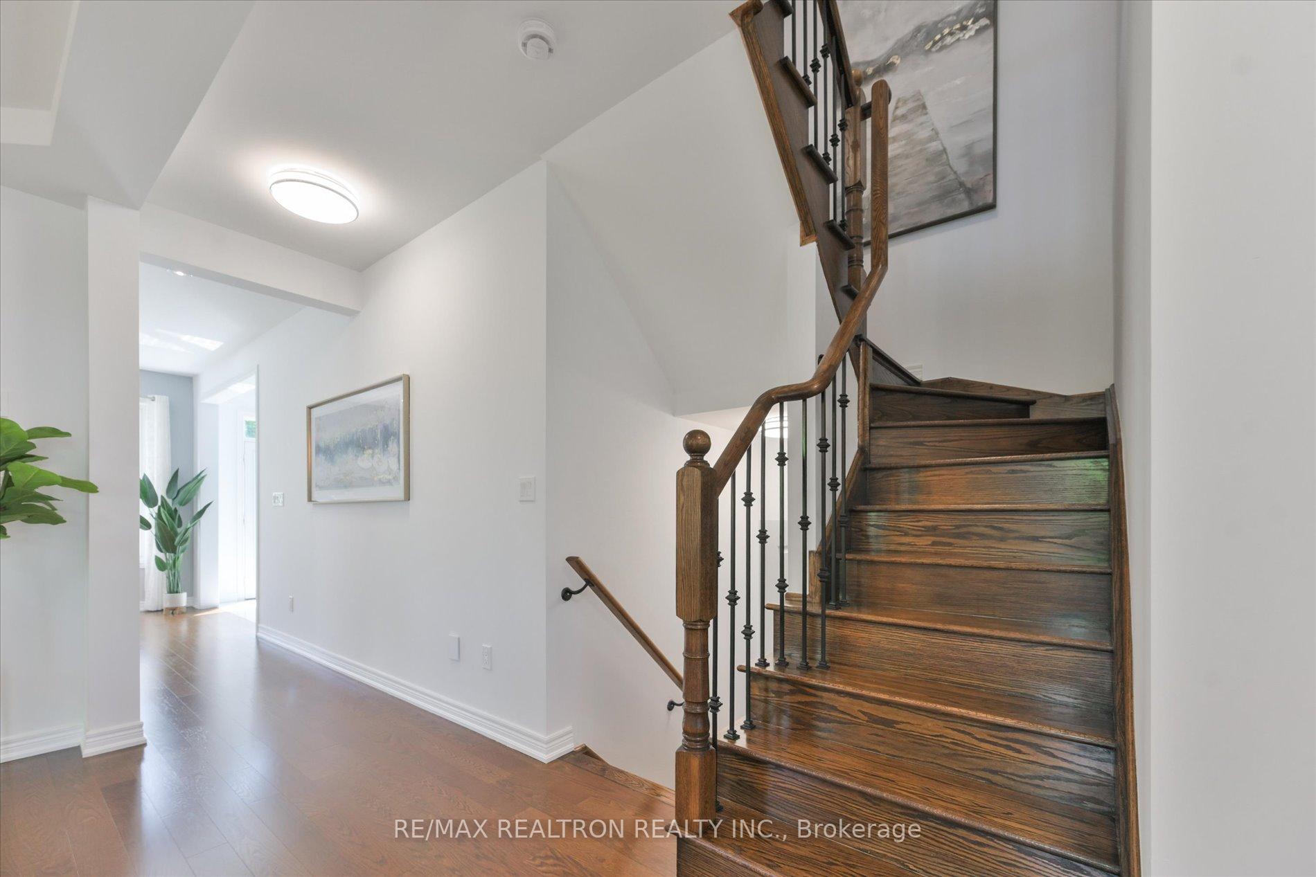 Photo 19 of 175 William Graham Drive, Aurora, Rural Aurora — HOMEH