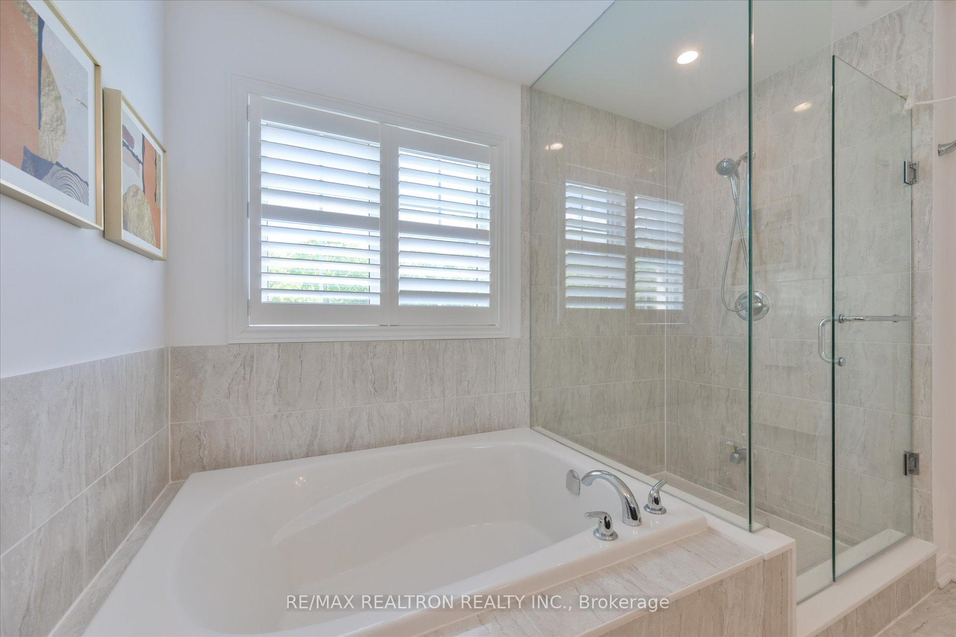 Photo 25 of 175 William Graham Drive, Aurora, Rural Aurora — HOMEH