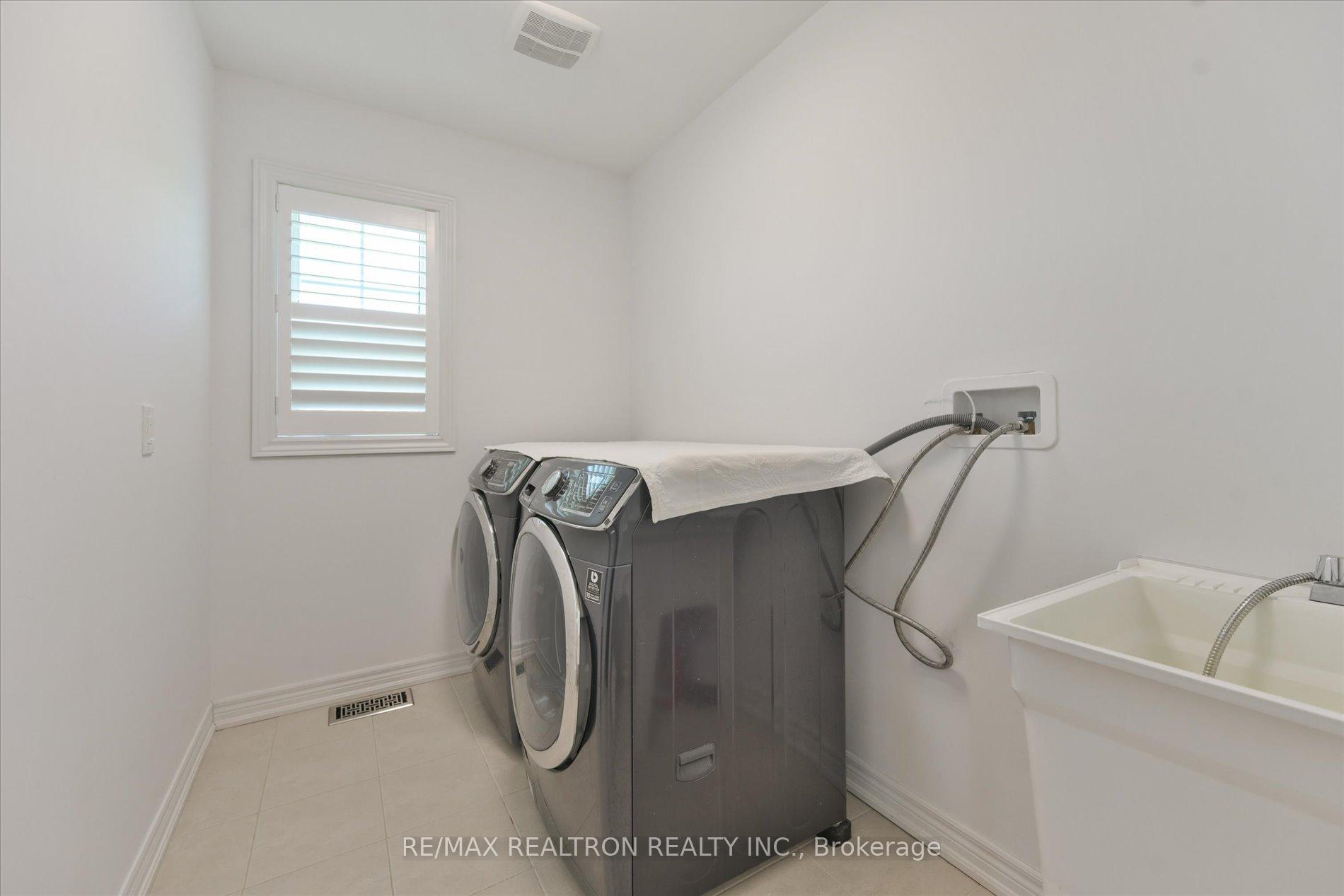 Photo 30 of 175 William Graham Drive, Aurora, Rural Aurora — HOMEH