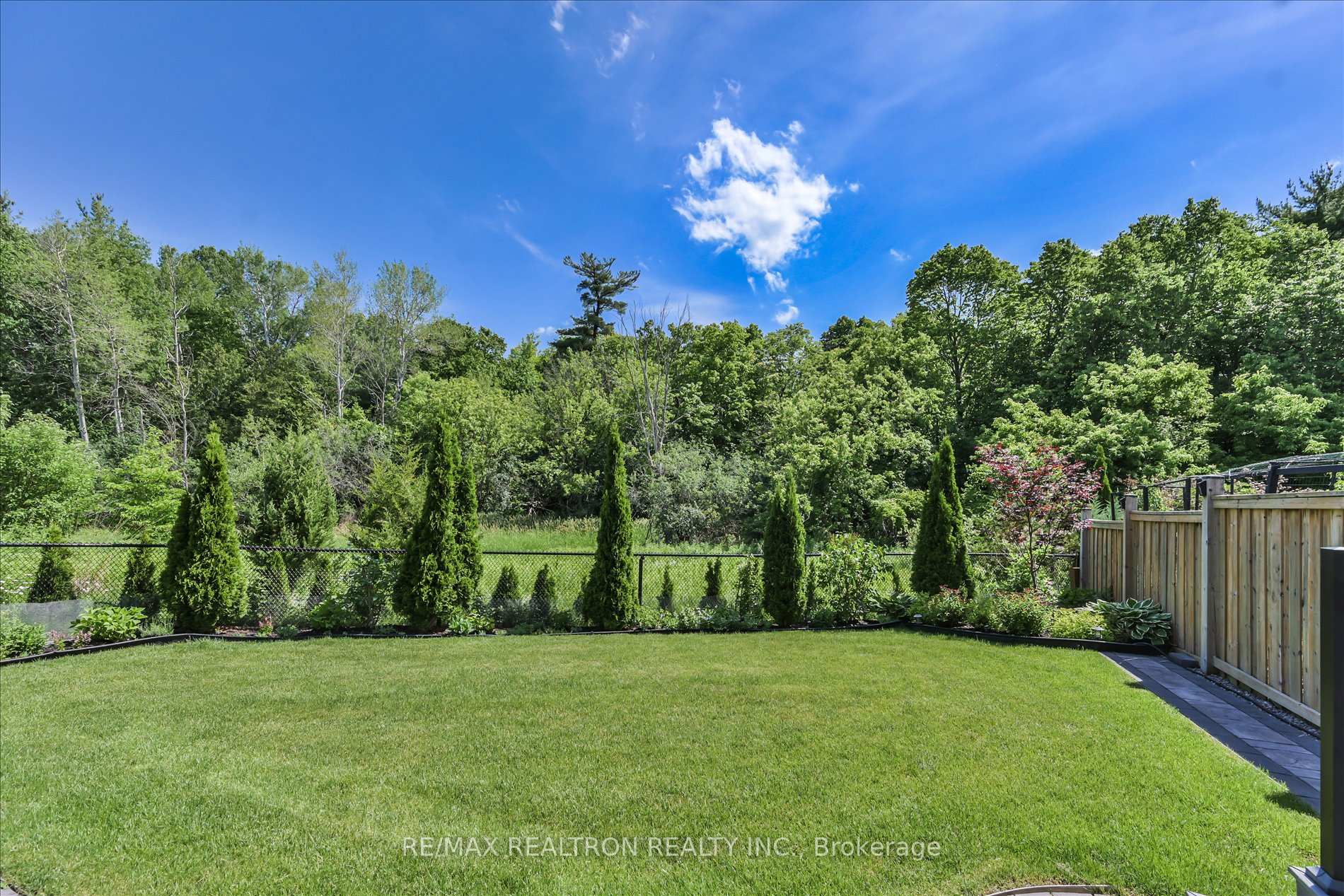 Photo 41 of 175 William Graham Drive, Aurora, Rural Aurora — HOMEH