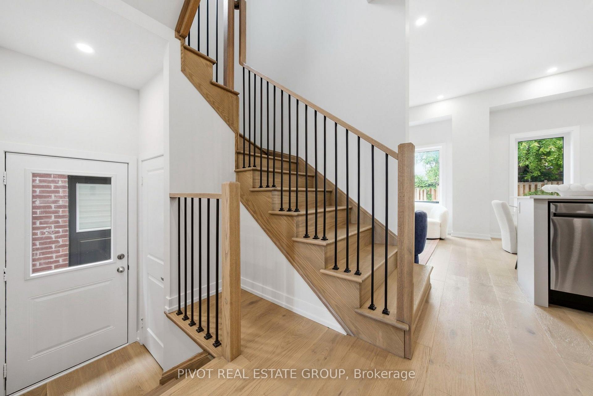 Photo 10 of 79 Danielle Moore Circle, Scarborough, Bendale — HOMEH